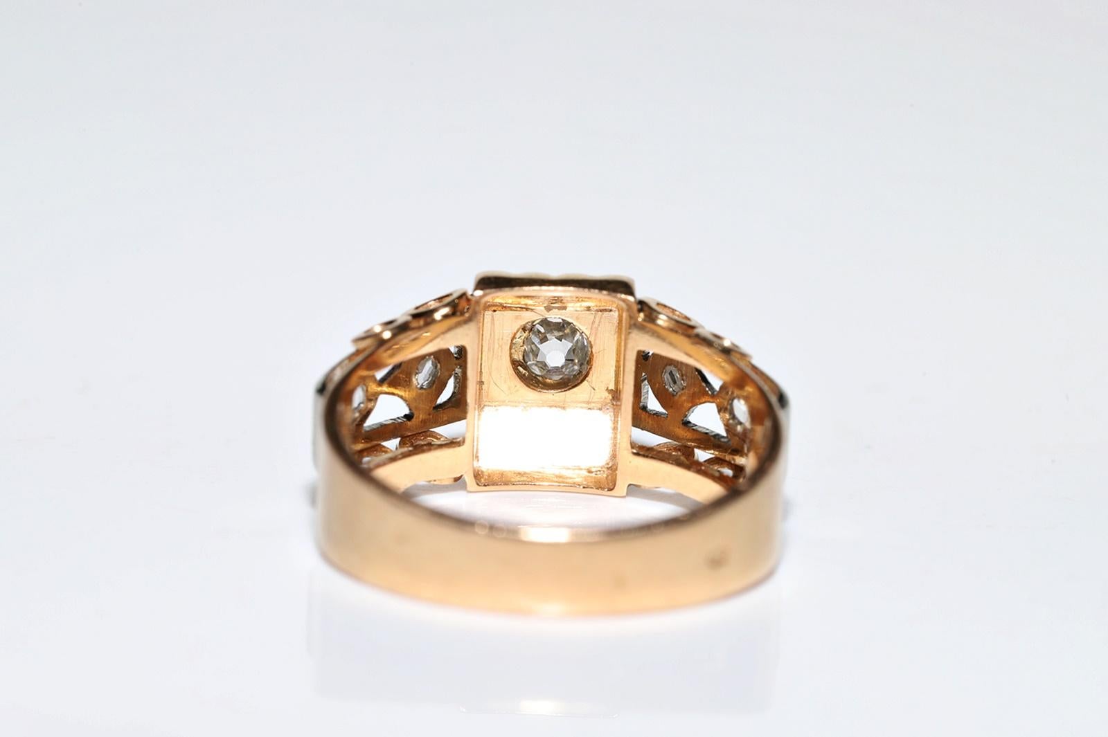 Antique Victorian Circa 1900s 18k Gold Natural Diamond Decorated Amazing Ring  For Sale 2