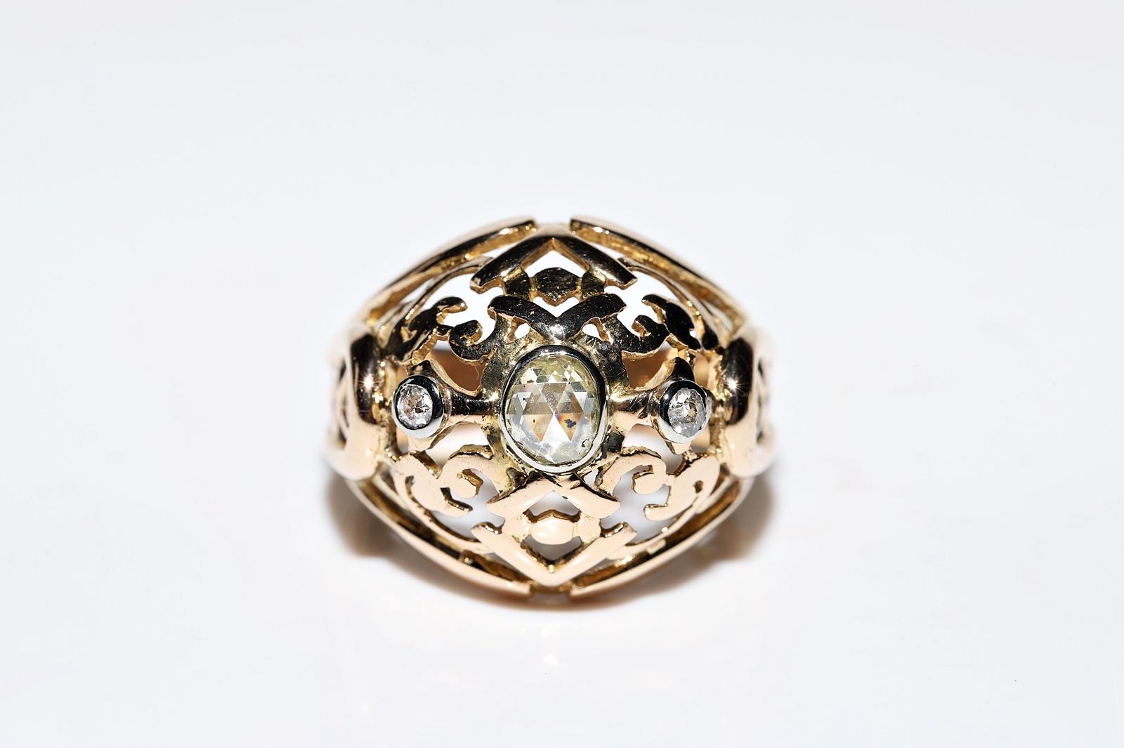 En très bon état.
Le poids total est de 7 grammes.
Le diamant est totalement taillé en rose et mesure environ 0,35 ct.
La taille Brilliante est de 0,06 ct.
Le diamant est de couleur H-I et de pureté s1-s2-s3.
La taille de la bague est US 6 (nous