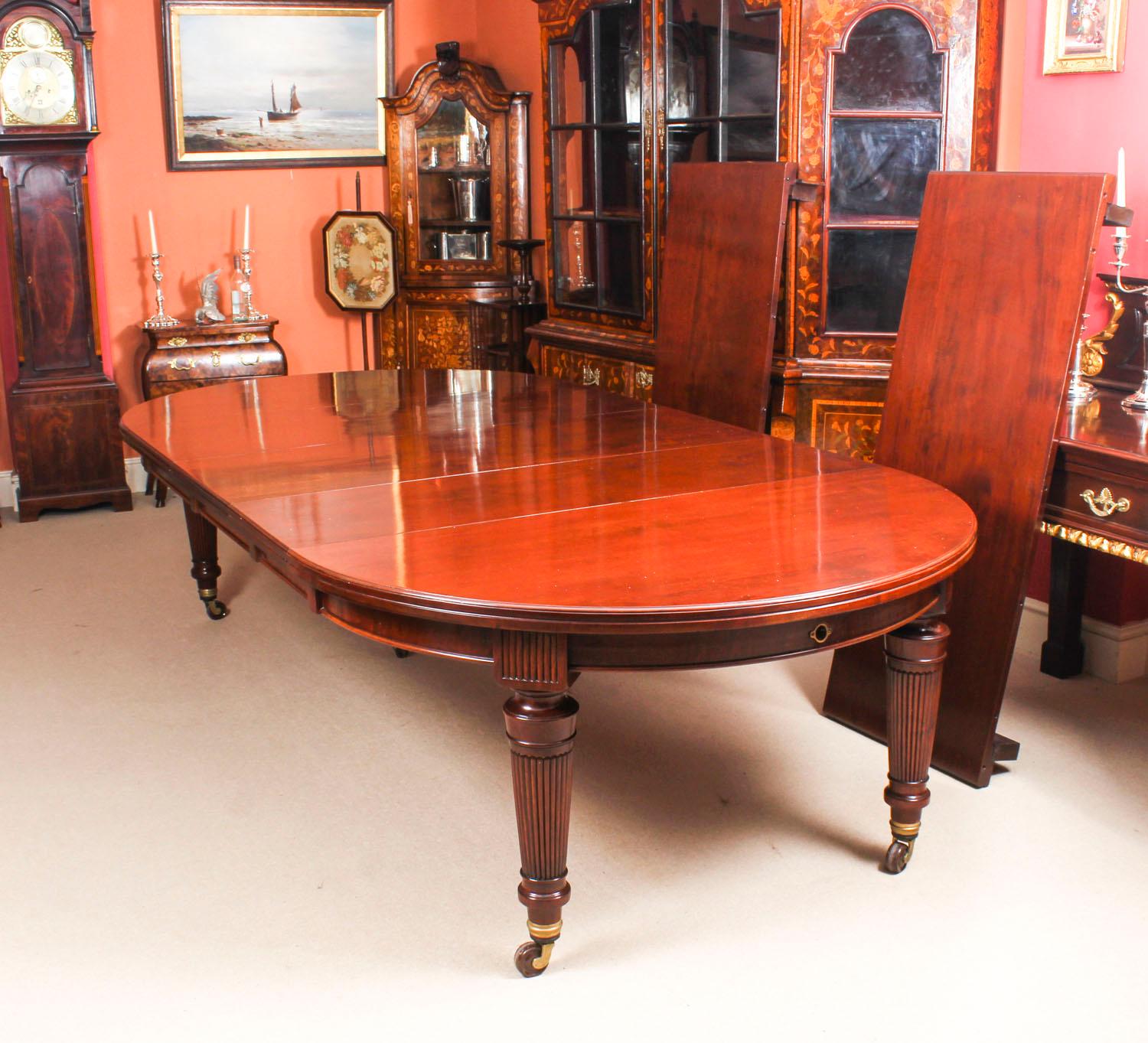 Mahogany Antique Victorian Circular Extending Dining Table and 14 Chairs, 19th Century