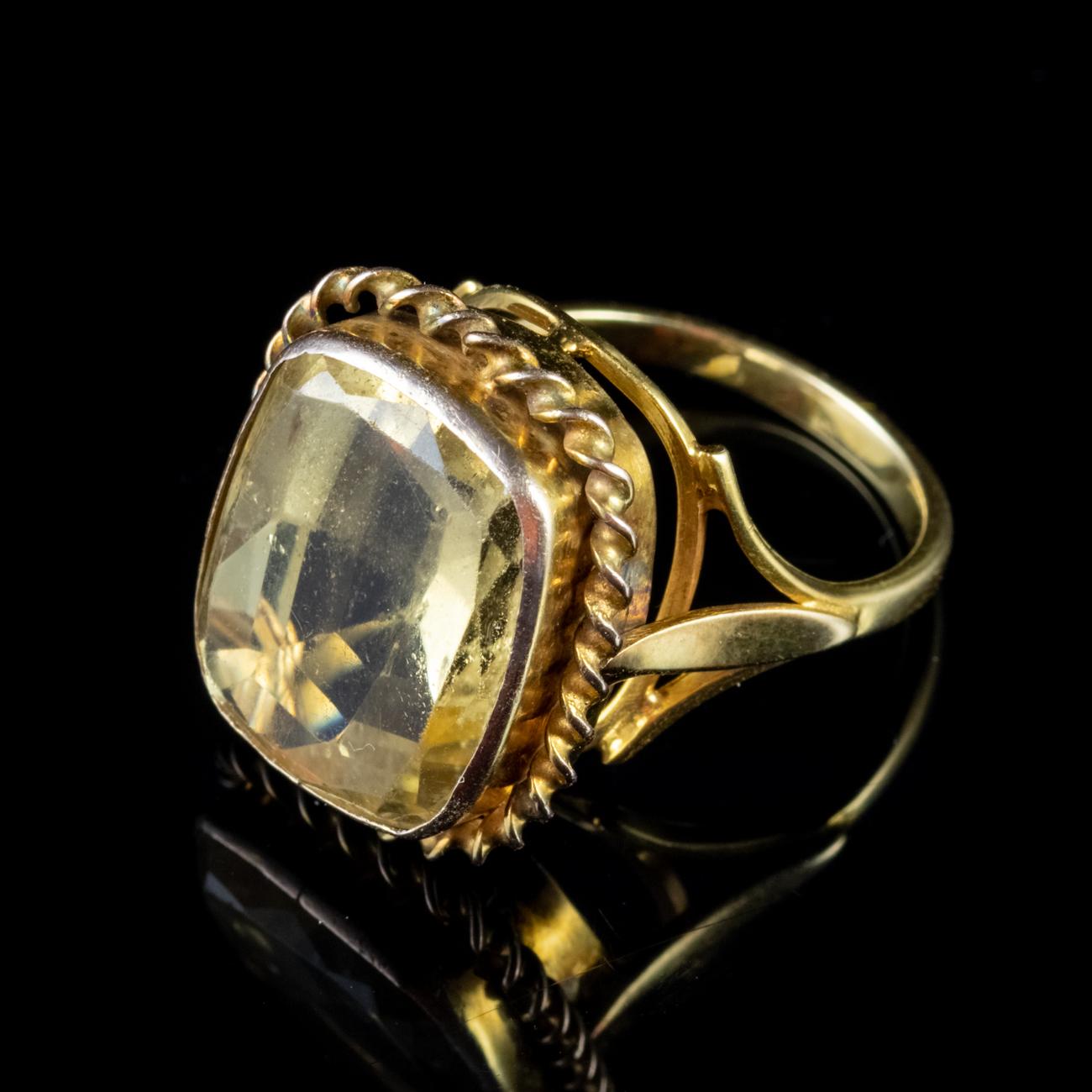 Antique Victorian Citrine Ring 18 Carat Yellow Gold, circa 1900 In Good Condition For Sale In Lancaster, Lancashire