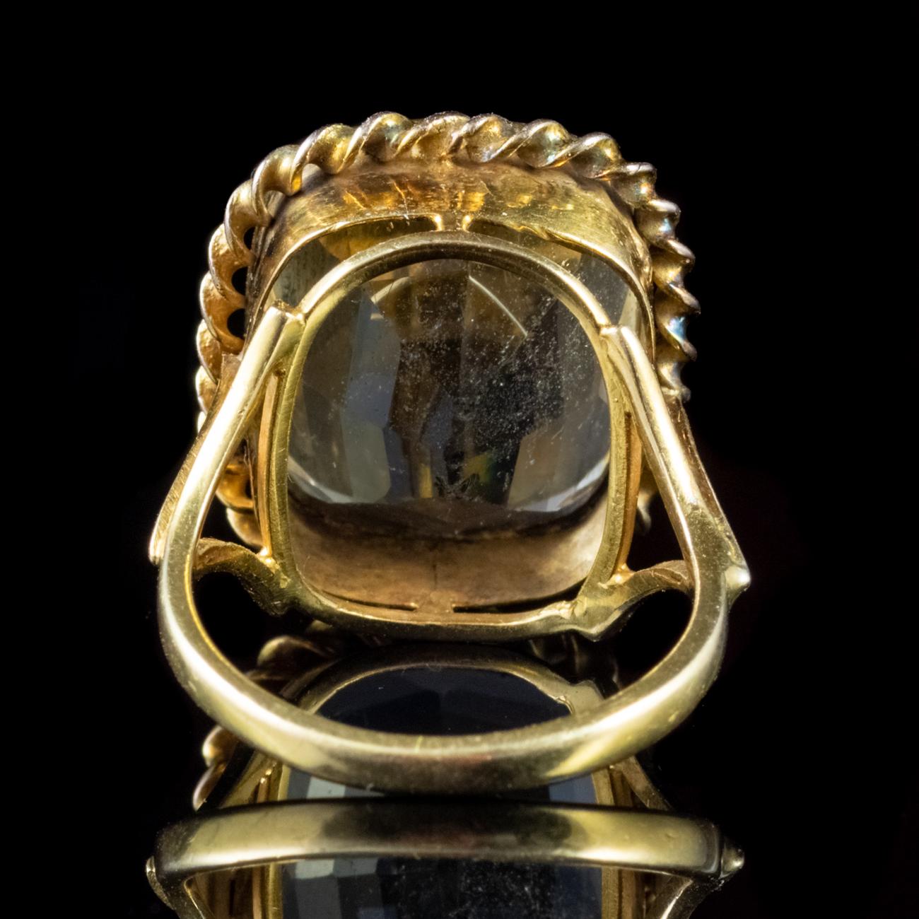 Women's Antique Victorian Citrine Ring 18 Carat Yellow Gold, circa 1900 For Sale