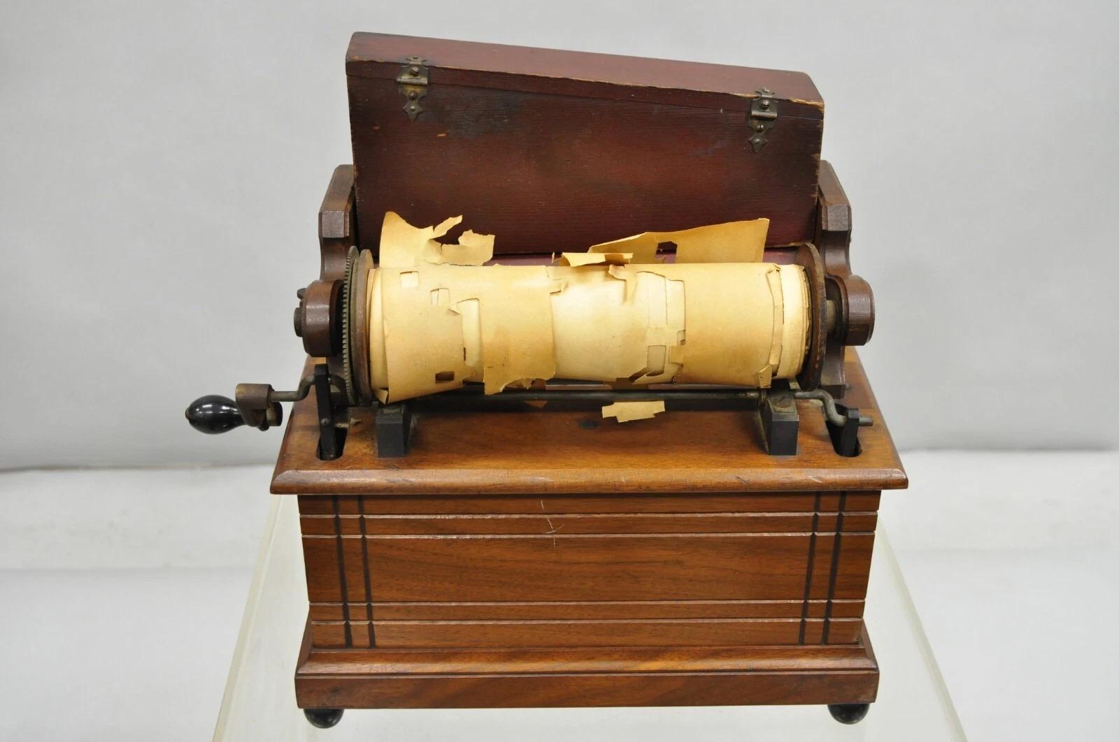 Petite boîte à musique victorienne ancienne Clariona Merritt Gally 14 Reed Pipe Organette en vente 5