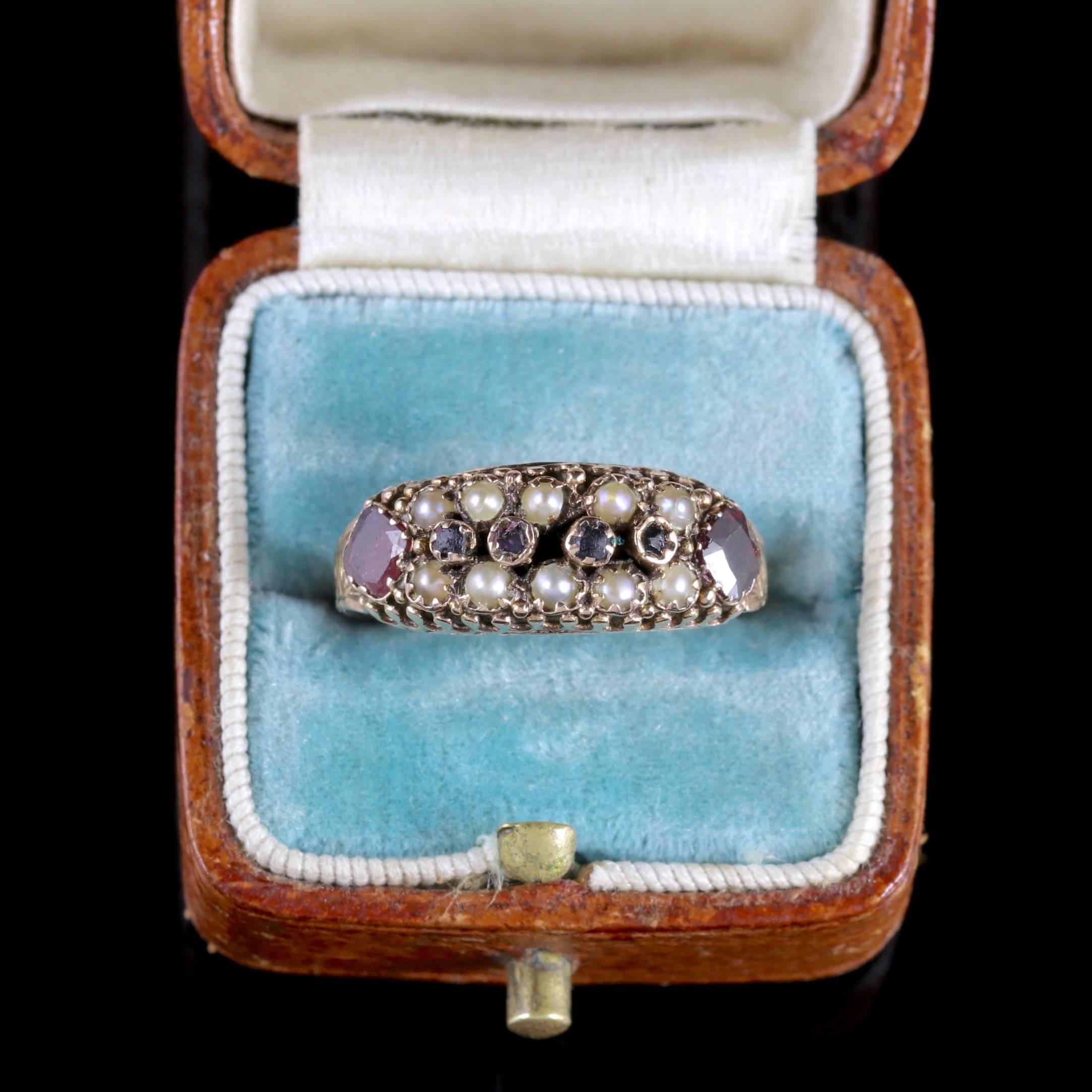 Antique Victorian Cluster Ring Garnet Pearl 15 Carat Gold, circa 1900 2