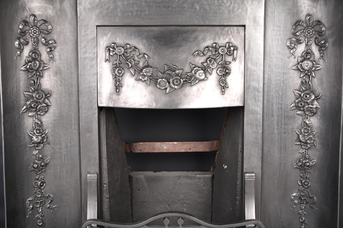 Antique Victorian Coalbrookdale Foundry cast iron insert, English 19th century.

Antique Victorian cast iron insert, very attractive piece with stunning quality of casting and decoration, made by the famous Coalbrookdale foundry. English, 19th