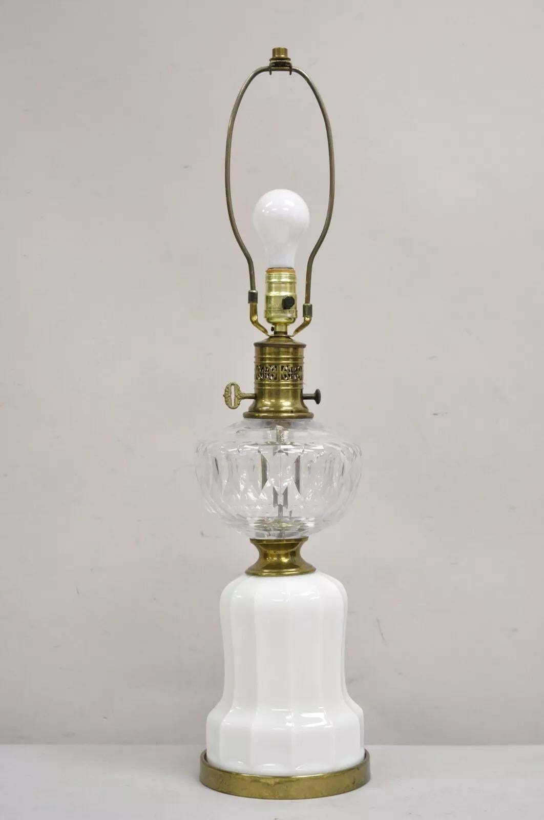 Lampe de table victorienne ancienne à pois en cristal, verre et verre dépoli en vente 3