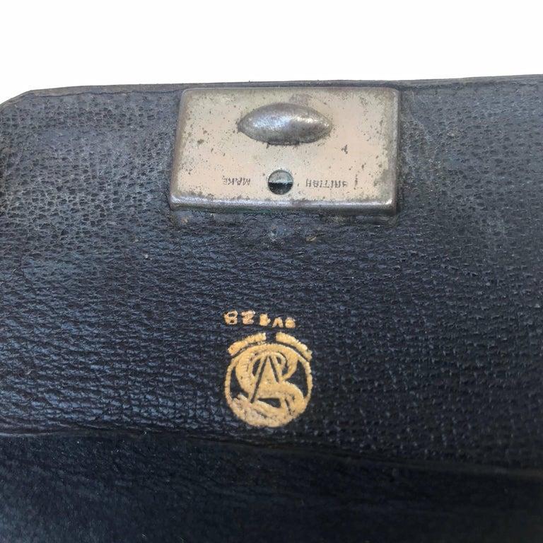 Antique Victorian Coin Leather Purse Wallet Collectible Snap Money Holder, 1890s In Fair Condition In Chula Vista, CA