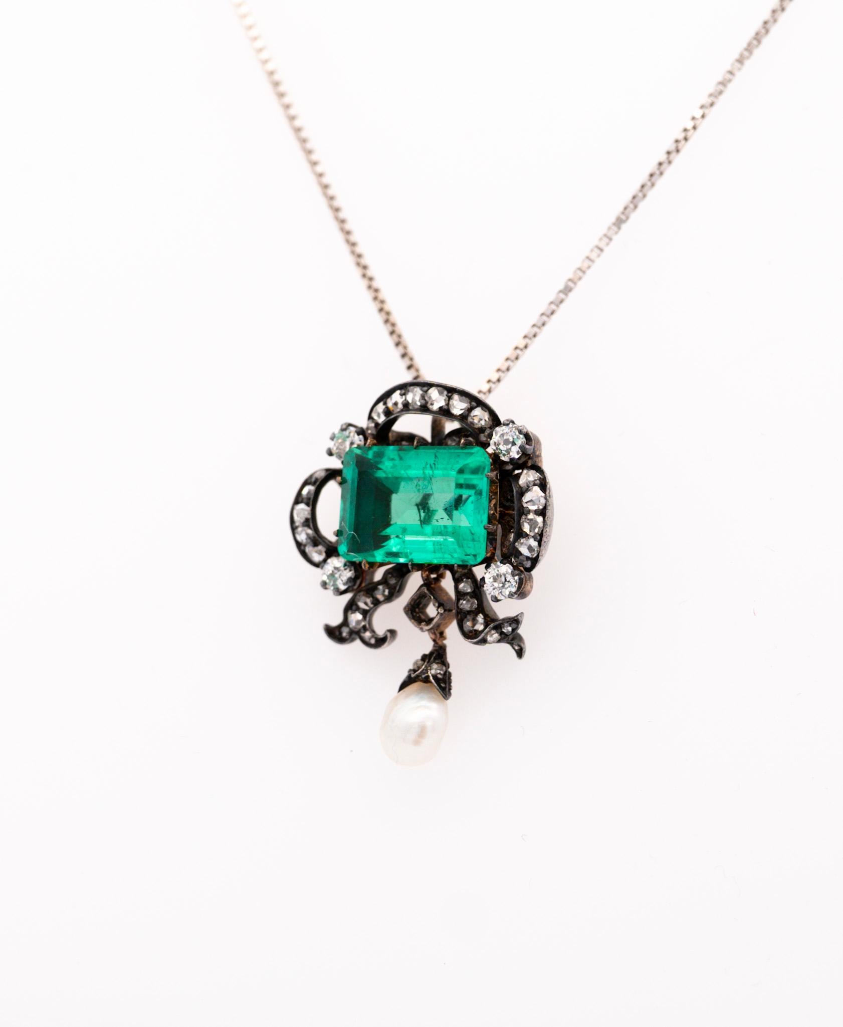 Antique Victorian Colombia Emerald, Pearl, & Old Mine Diamond Pendant Circa 1880 In Good Condition In Miami, FL