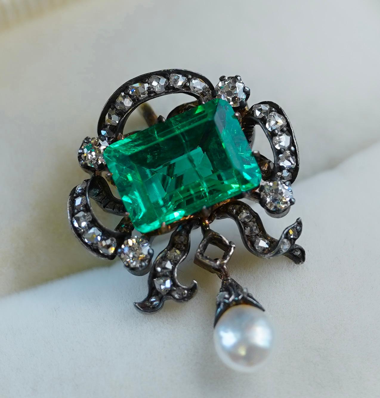 Antique Victorian Colombia Emerald, Pearl, & Old Mine Diamond Pendant Circa 1880 For Sale 1