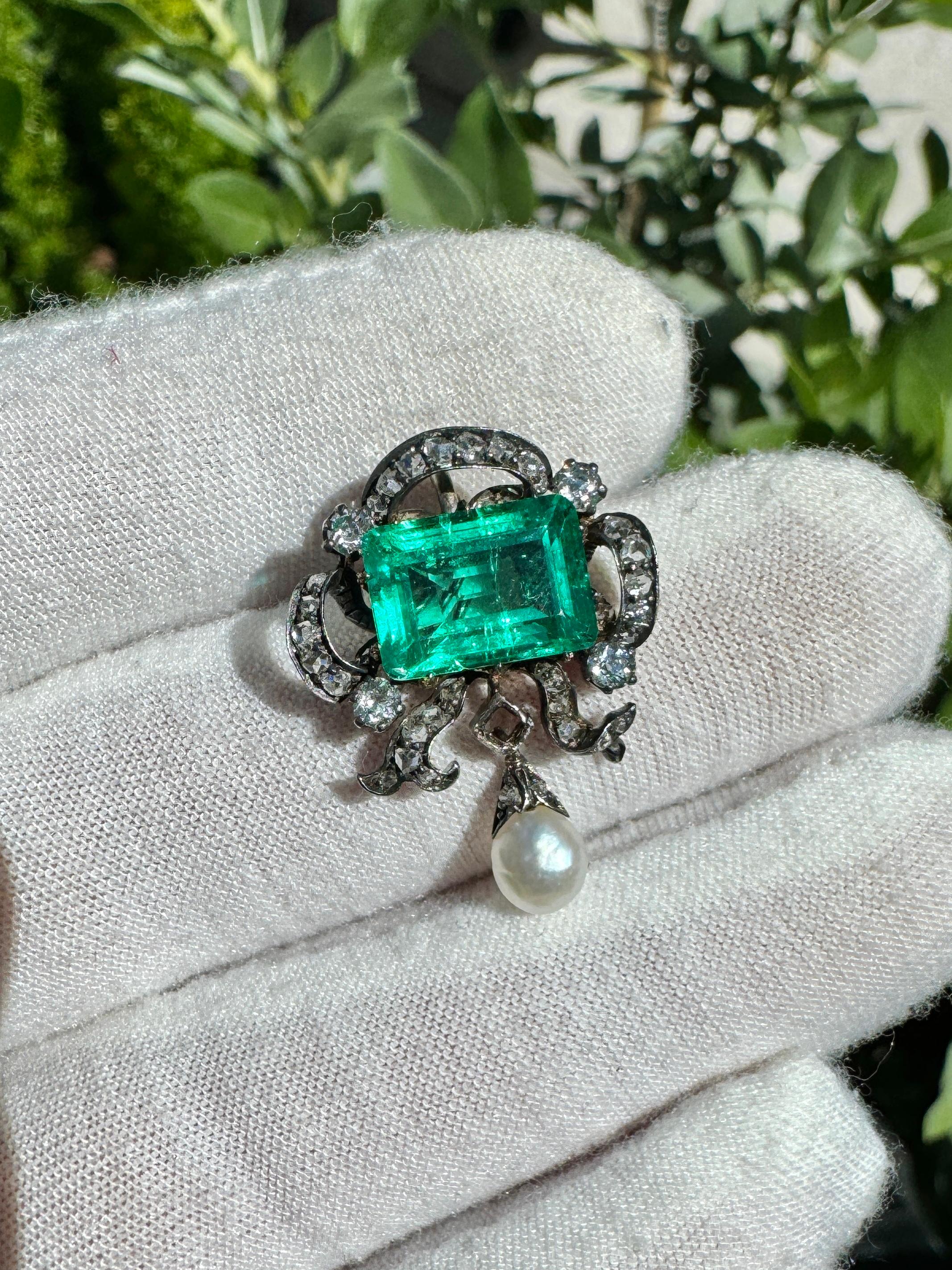 Antique Victorian Colombia Emerald, Pearl, & Old Mine Diamond Pendant Circa 1880 For Sale 3