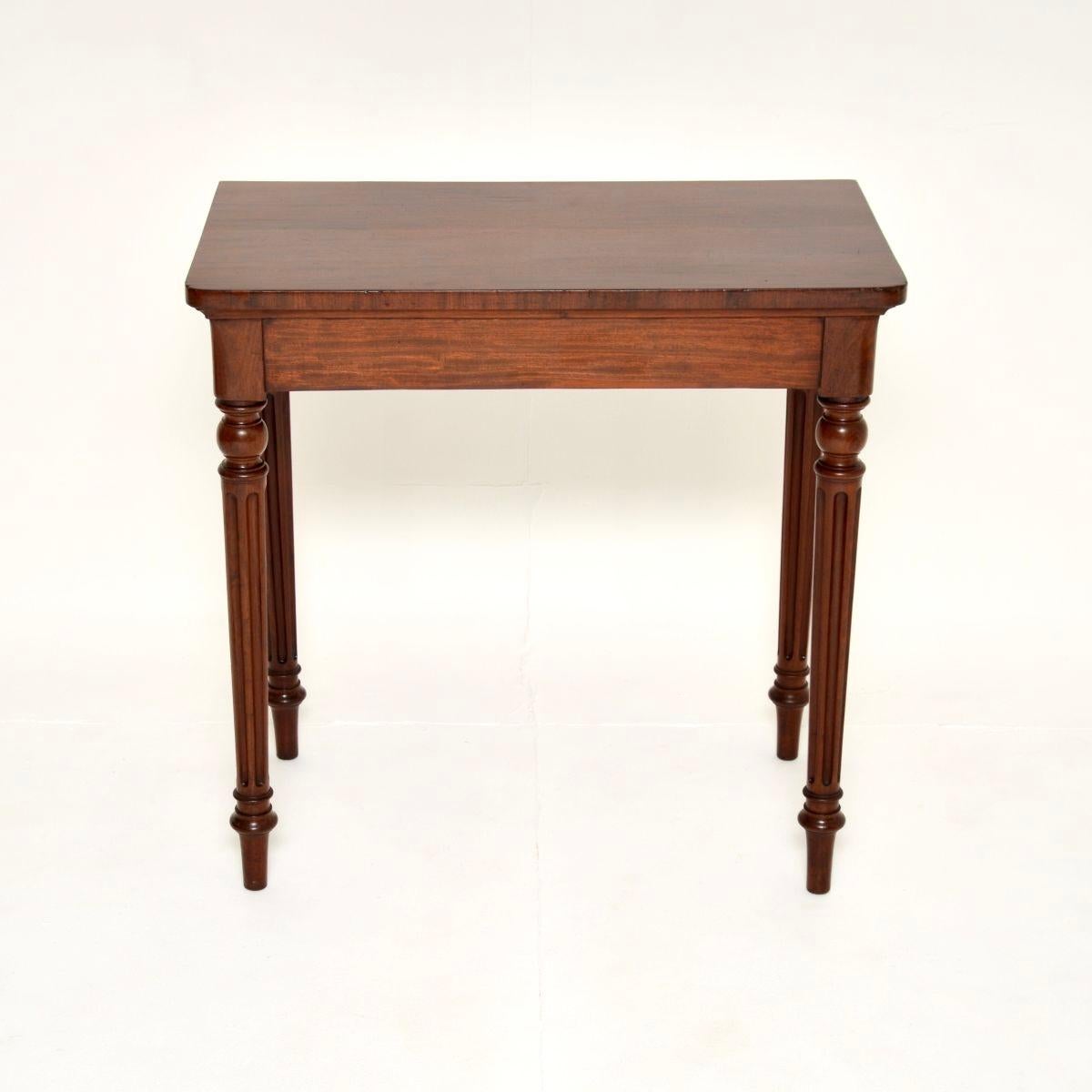 An outstanding antique Victorian console table, made in England and dating from around the 1840-1850 period.

It is of outstanding quality, and is a useful size, it is quite rare to find an early model like this. The legs are beautifully turned and