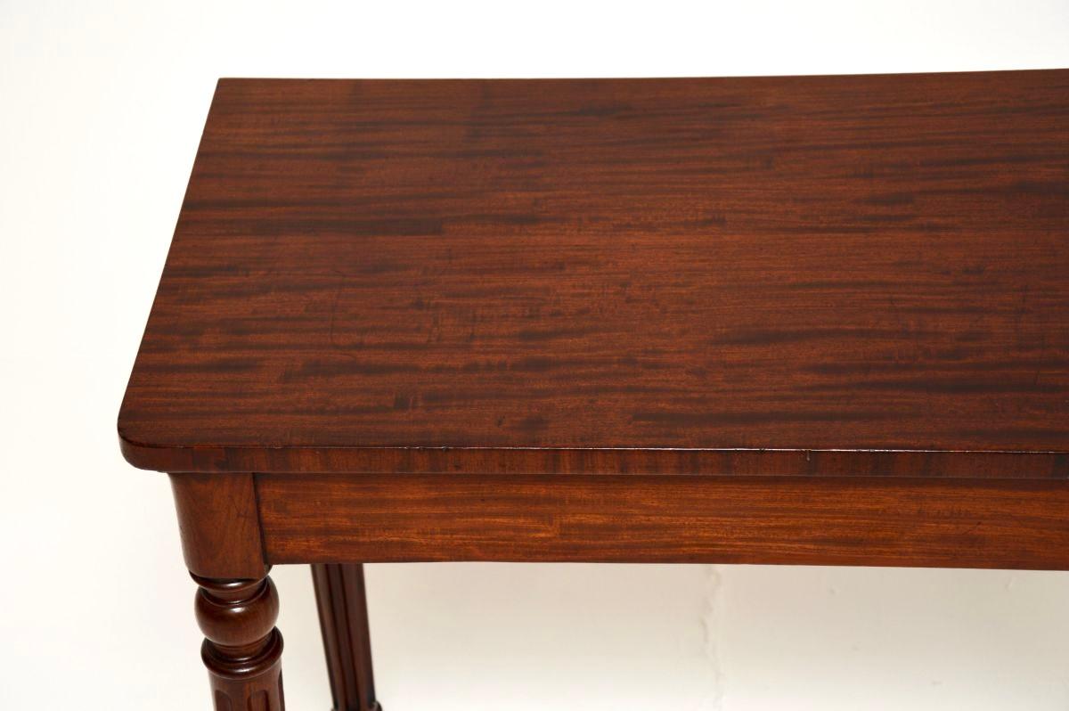 Milieu du XIXe siècle Antique Victorian Console Table en vente