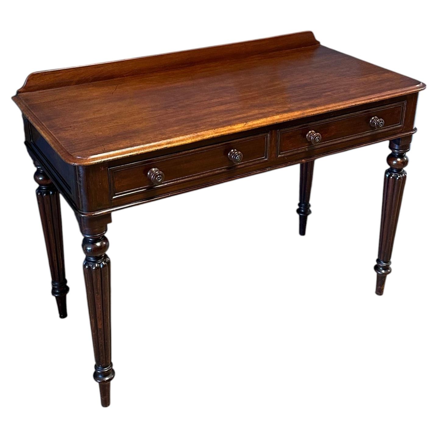 Console / bureau victorien ancien à deux tiroirs.