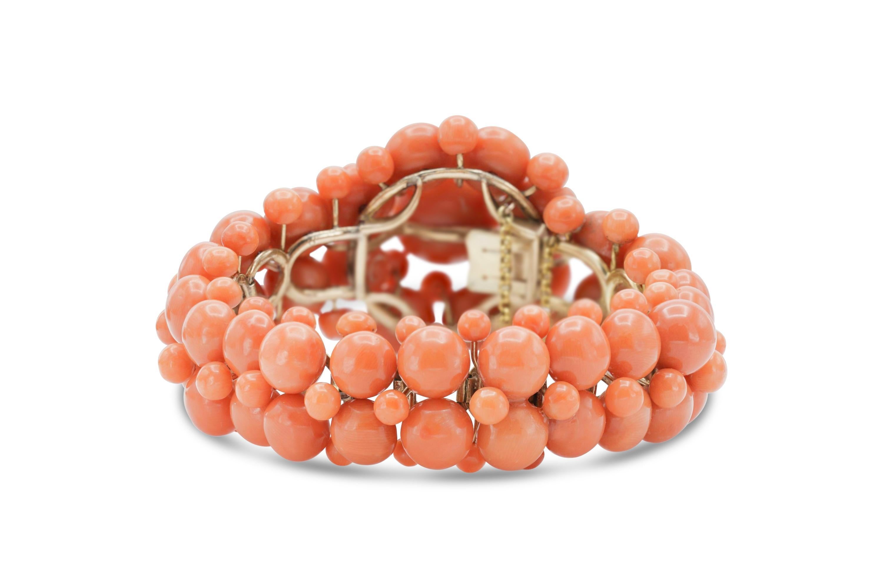 Vittoriano Bracciale antico vittoriano con perline di corallo in vendita