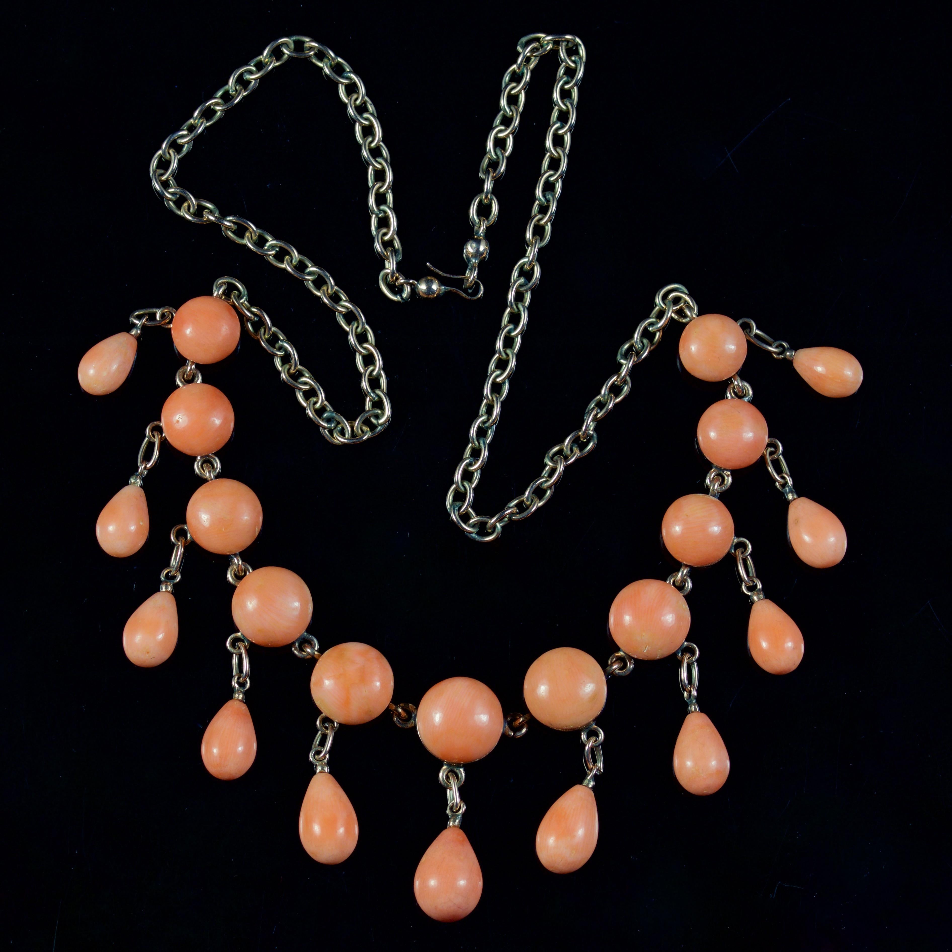 Antique Victorian Coral Fringe Necklace Gold, circa 1880 In Good Condition In Lancaster, Lancashire