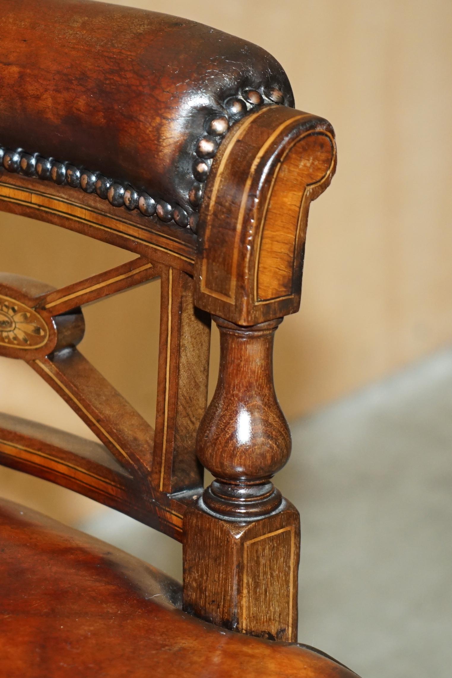ANTIQUE VICTORIAN CORNELIUS V SMITH FULLY RESTORED BROWN LEATHER CAPTAINS CHAiR For Sale 4