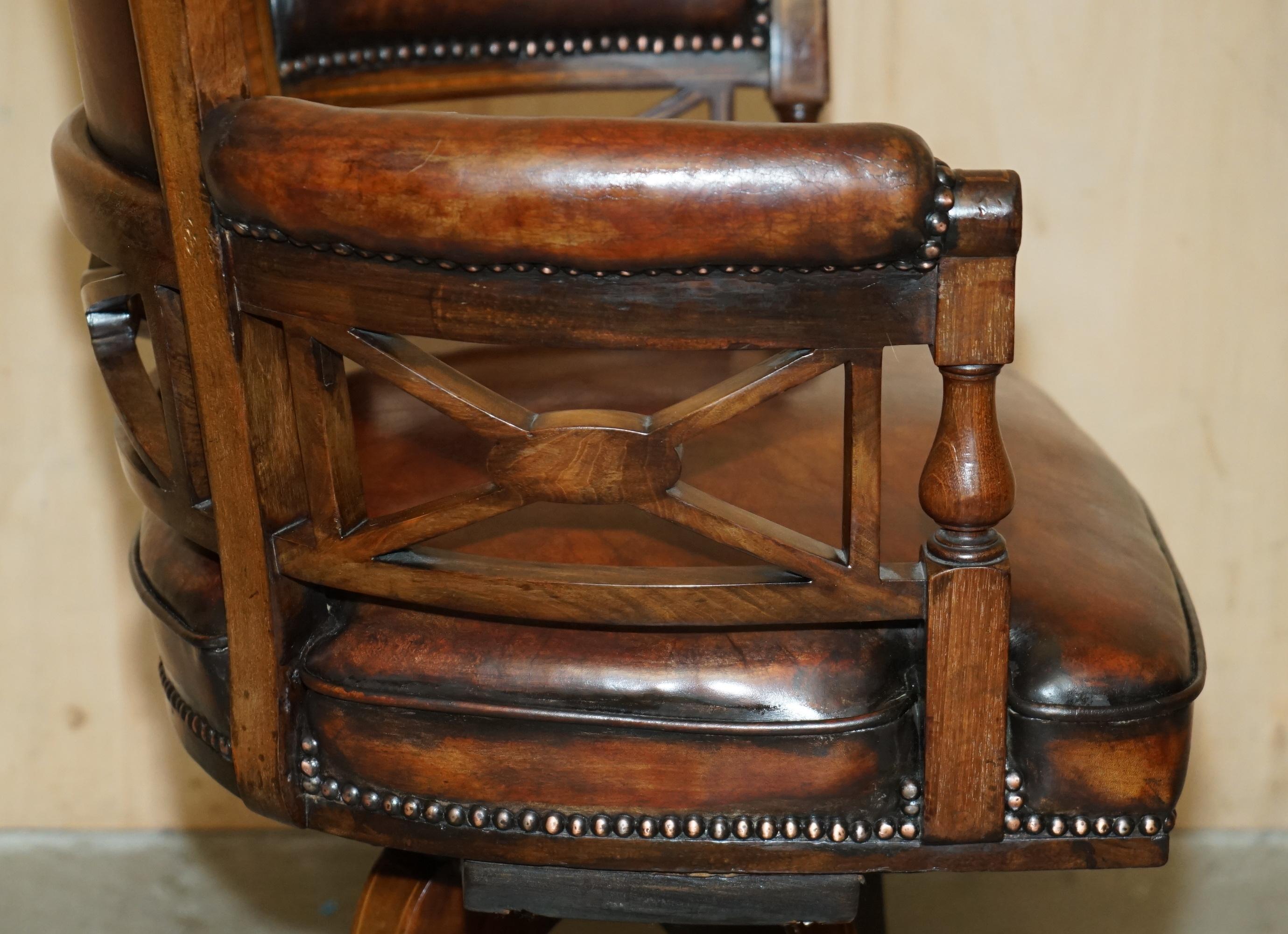 ANTIQUE VICTORIAN CORNELIUS V SMITH FULLY RESTORED BROWN LEATHER CAPTAINS CHAiR For Sale 9