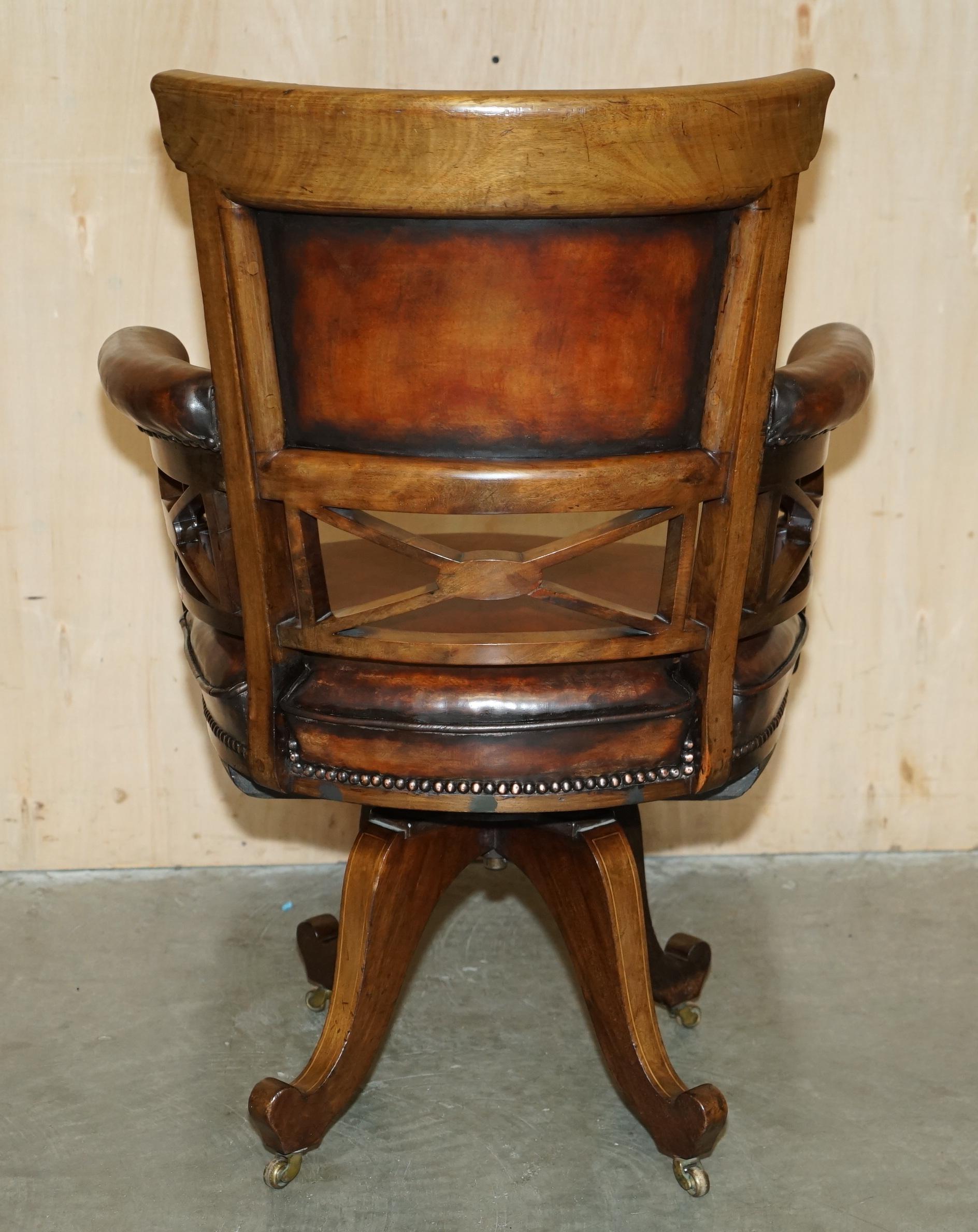 ANTIQUE VICTORIAN CORNELIUS V SMITH FULLY RESTORED BROWN LEATHER CAPTAINS CHAiR For Sale 10