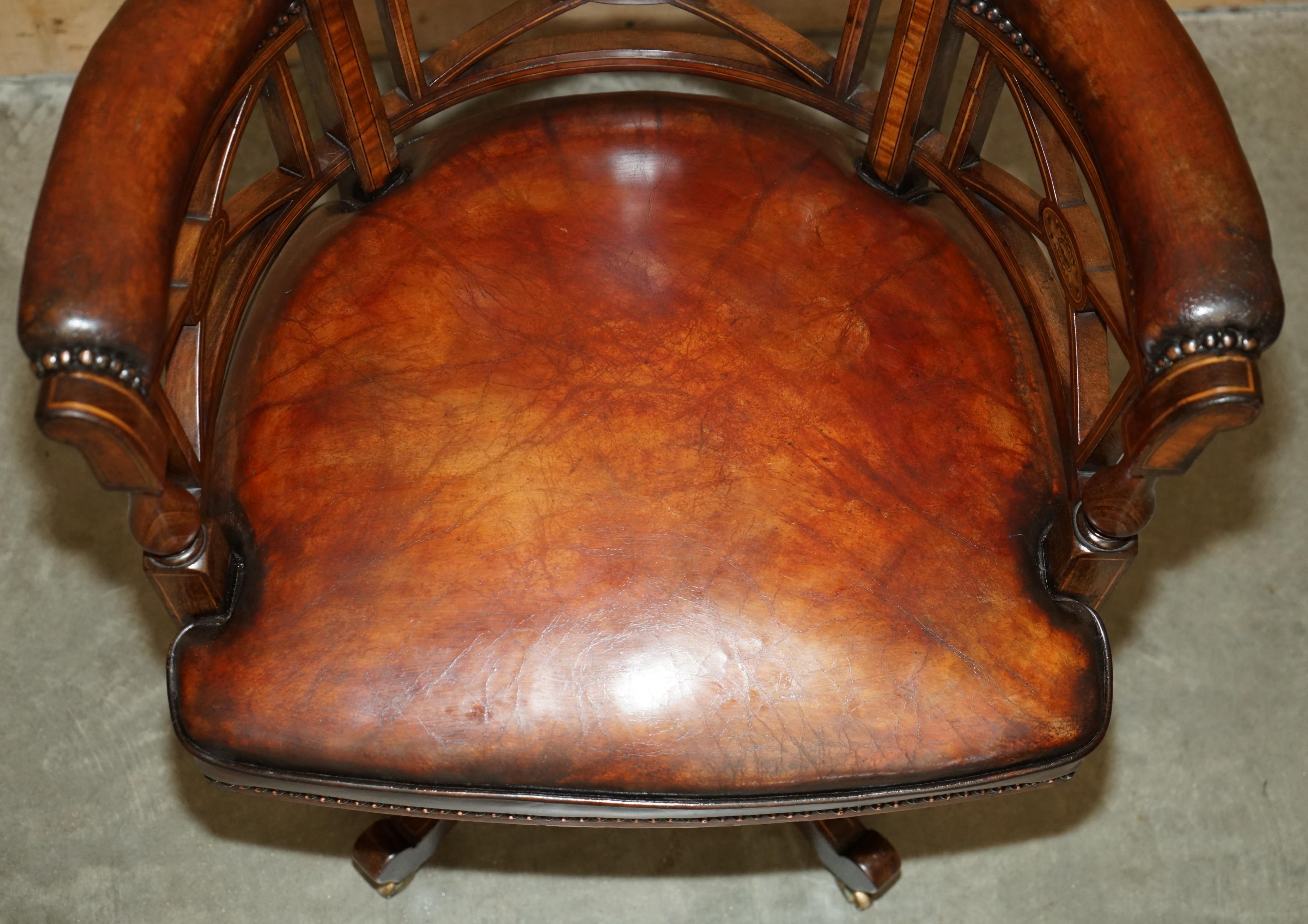 ANTIQUE VICTORIAN CORNELIUS V SMITH FULLY RESTORED BROWN LEATHER CAPTAINS CHAiR For Sale 1