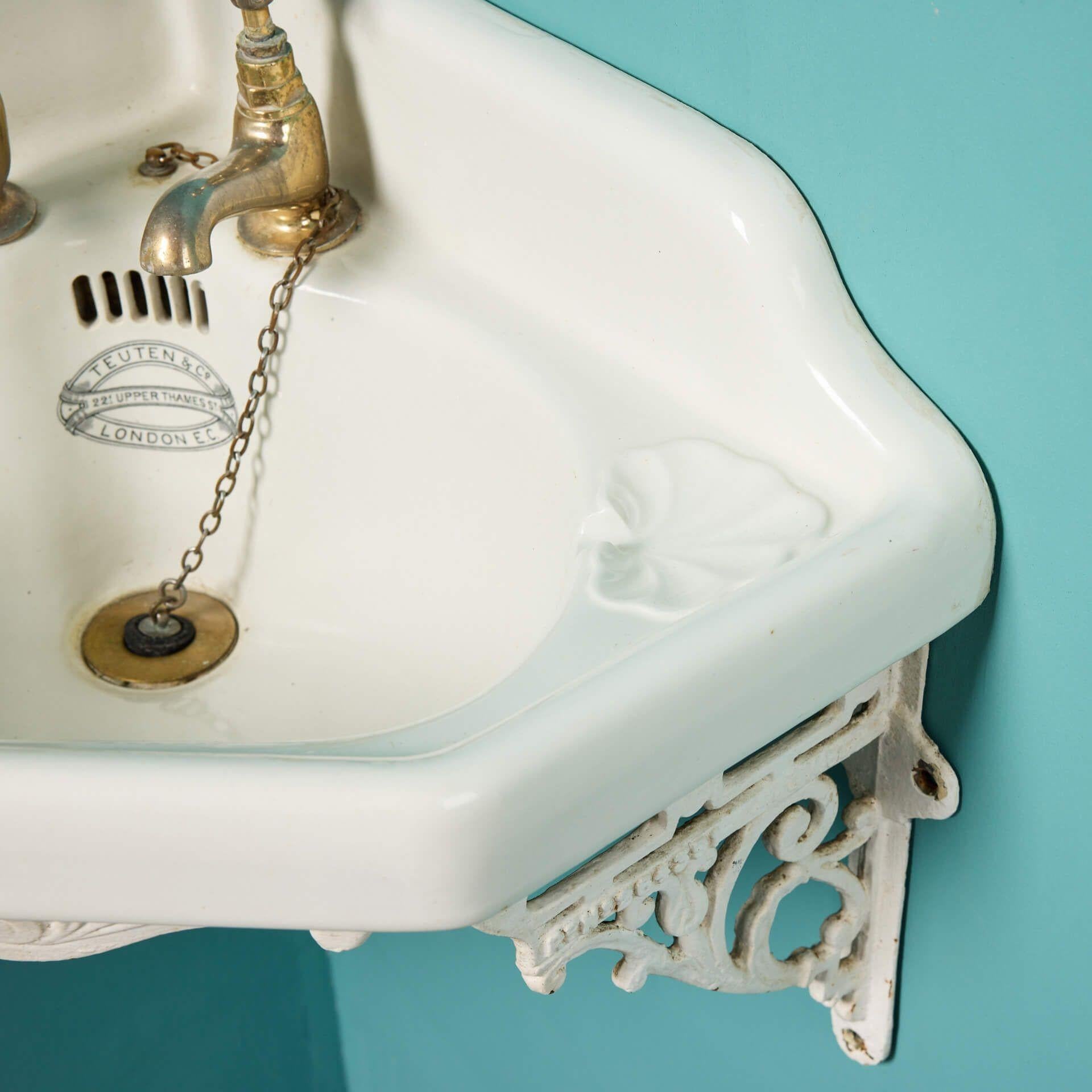 19th Century Antique Victorian Corner Sink with Wall Bracket For Sale