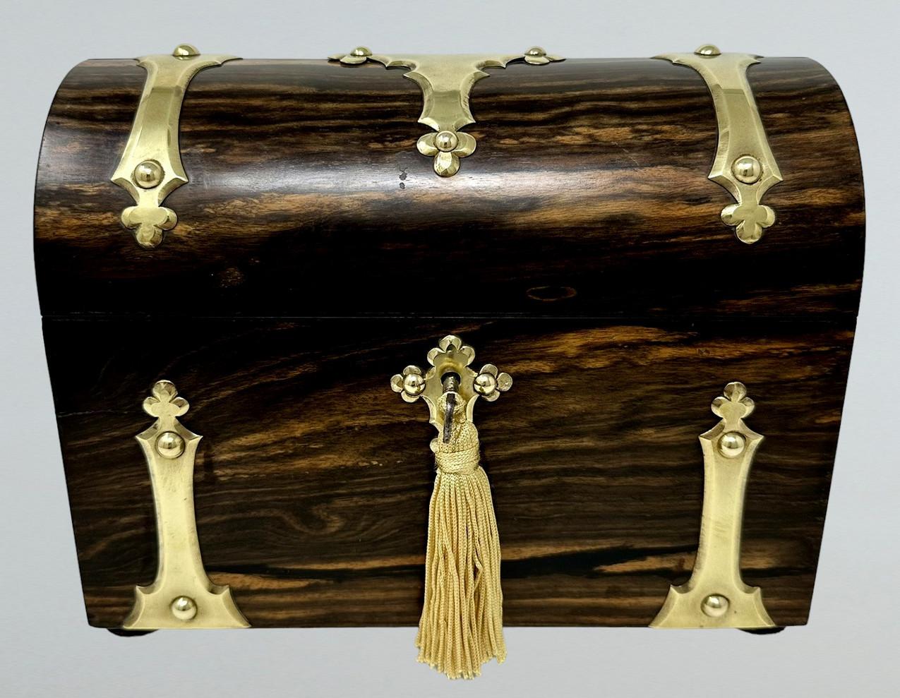 Victorien Ancienne boîte à écrire victorienne Coromandel en laiton et bois pour lettres de poste en vente