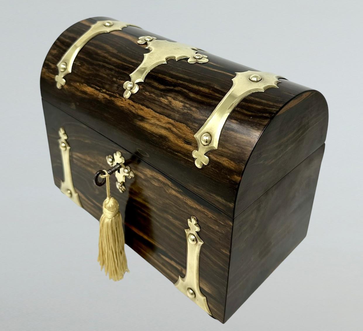 Anglais Ancienne boîte à écrire victorienne Coromandel en laiton et bois pour lettres de poste en vente