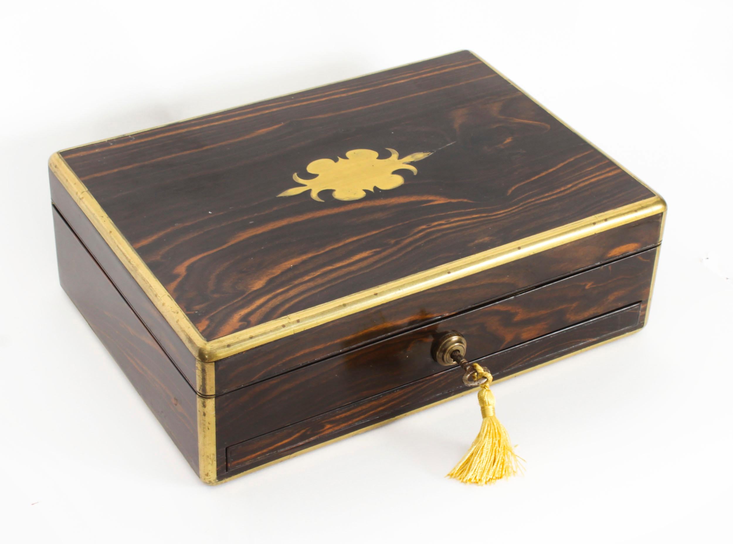 Ancien coromandel Gentleman's Travelling Vanity Case victorien du 19ème siècle en vente 4