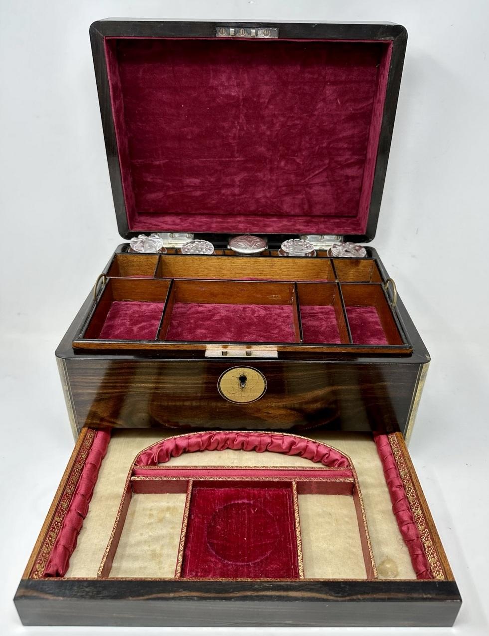 Laiton Antiquité Victorienne Coromandel Wooden Lady's Gentlemans Vanity Jewelry Casket Box  en vente