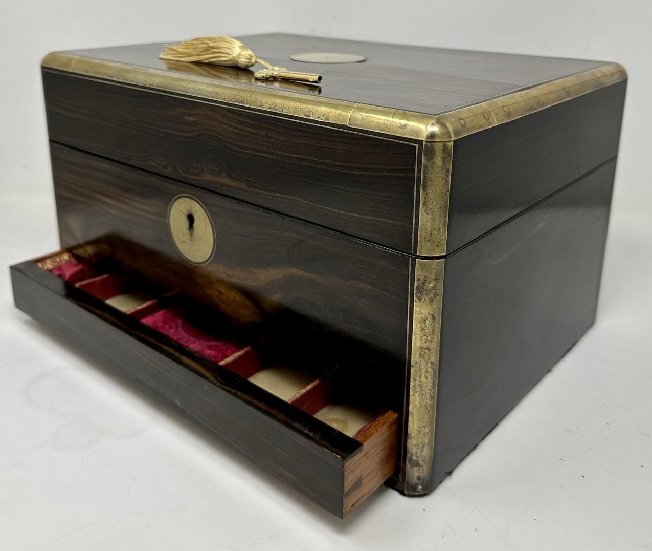 Antiquité Victorienne Coromandel Wooden Lady's Gentlemans Vanity Jewelry Casket Box  en vente 3