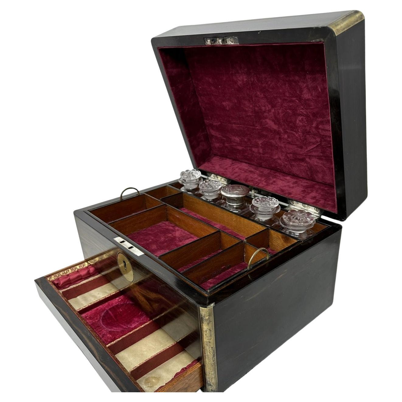 Antiquité Victorienne Coromandel Wooden Lady's Gentlemans Vanity Jewelry Casket Box 