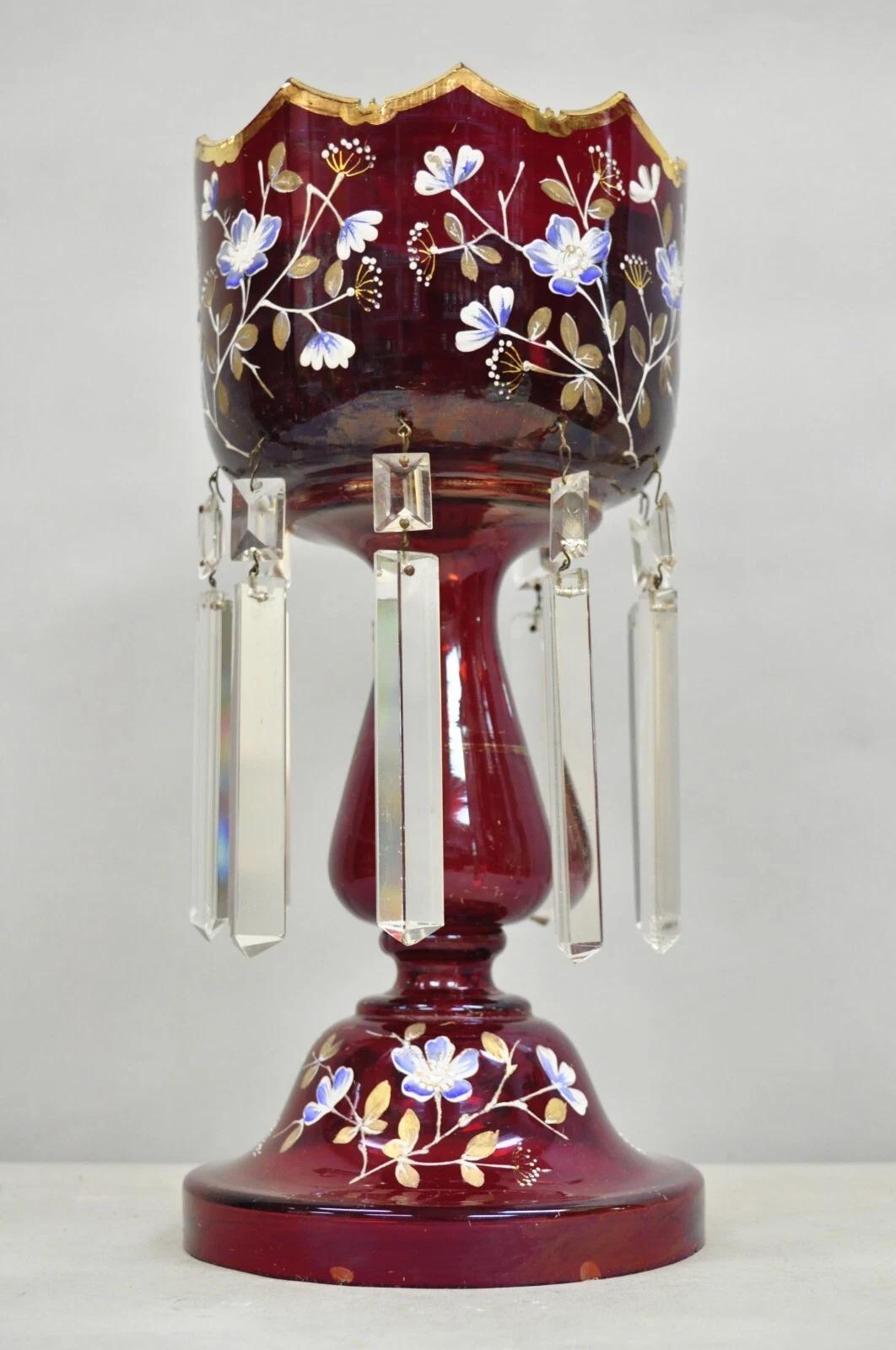 Antiguo Jarrón Victoriano de Cristal de Arándano Pintado a Mano para Mantel con Cristales Desconocido en venta