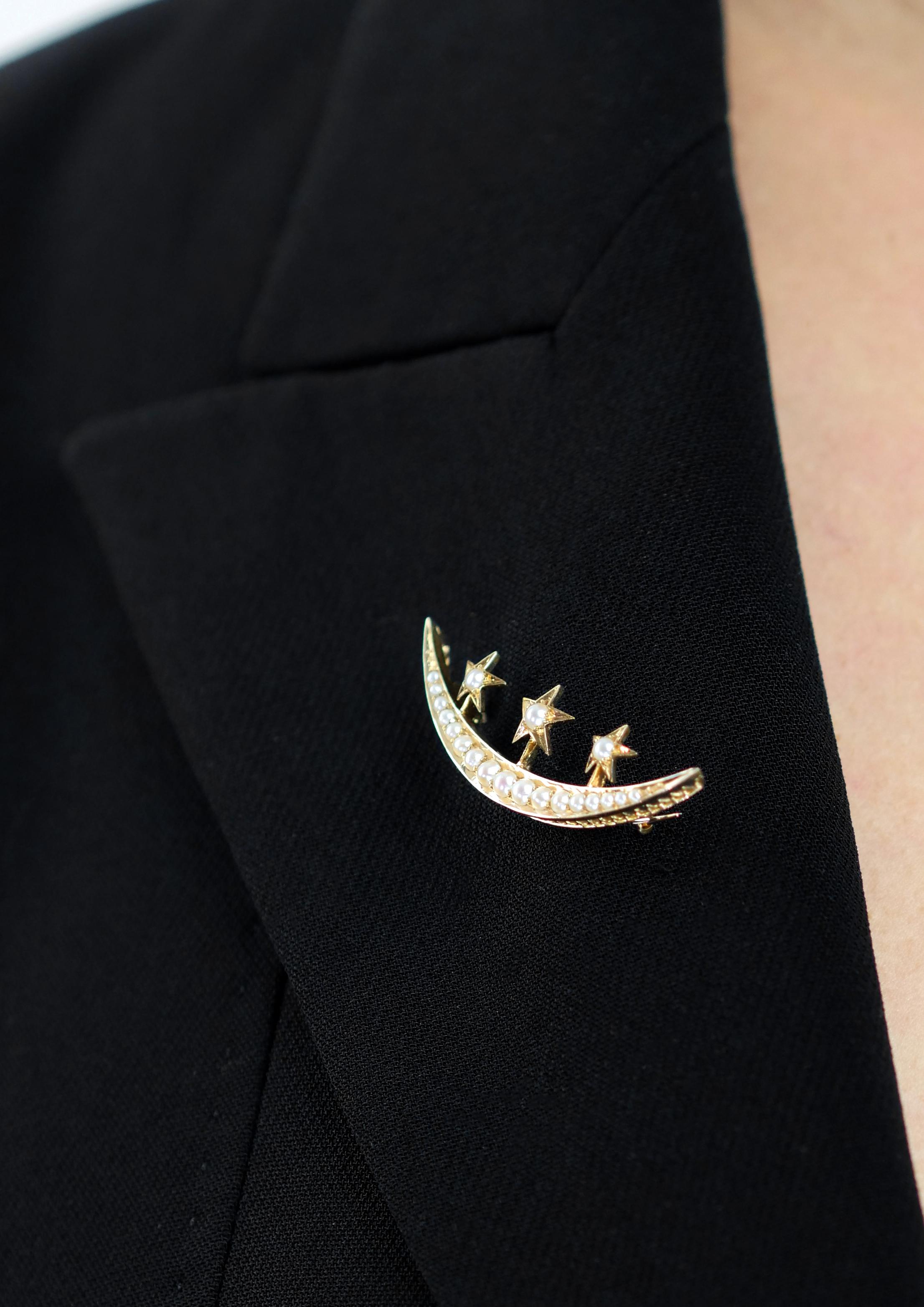 Antique, Victorian Crescent Moon and Star Brooch with Sea Water Natural Pearls In Excellent Condition In London, GB