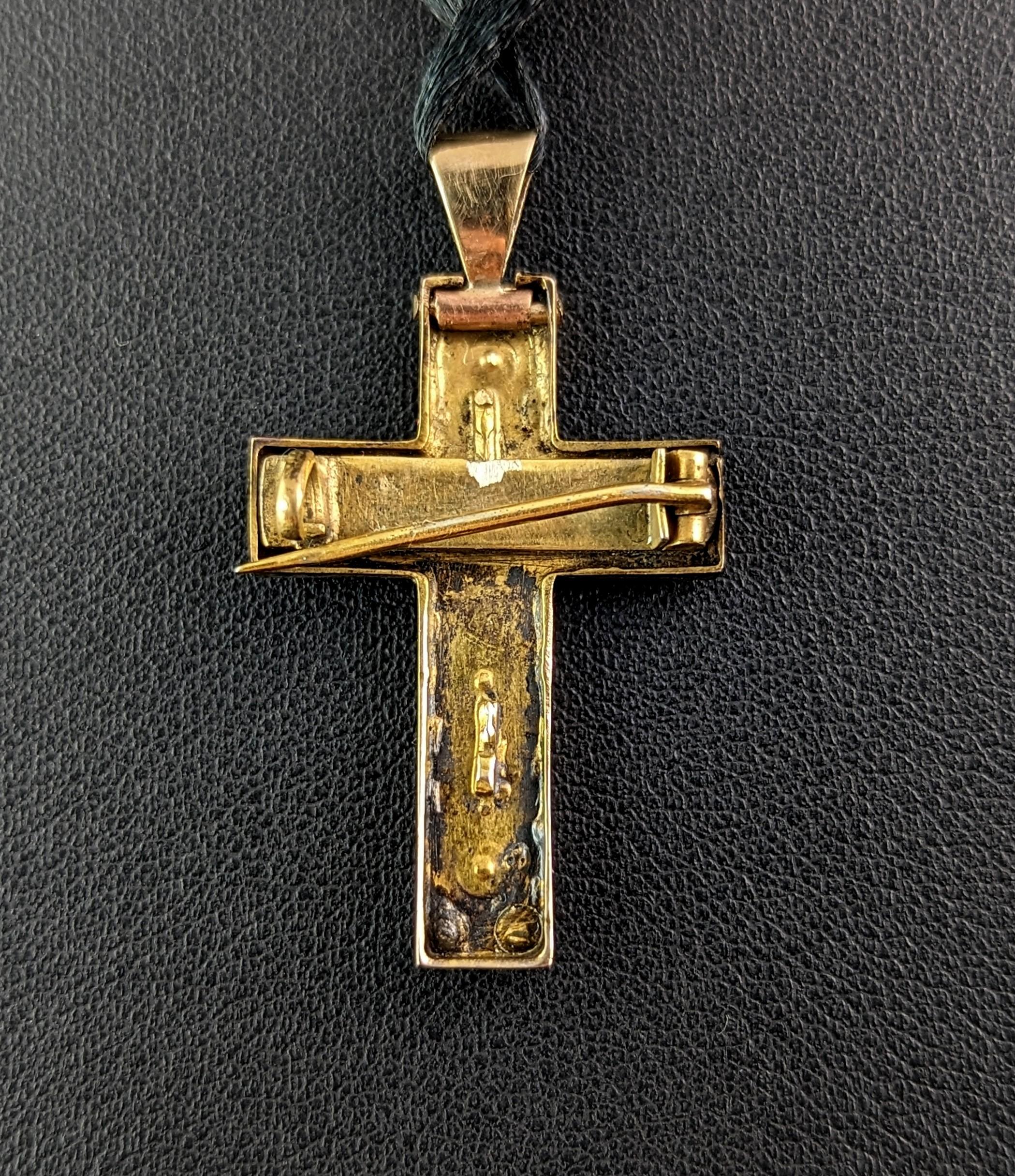 Antique Victorian Cross pendant brooch, Pearl and paste, 9k gold  In Fair Condition For Sale In NEWARK, GB
