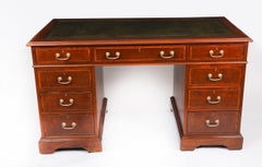 Antique Victorian Crossbanded & Inlaid Flame Mahogany Pedestal Desk 19thCentury