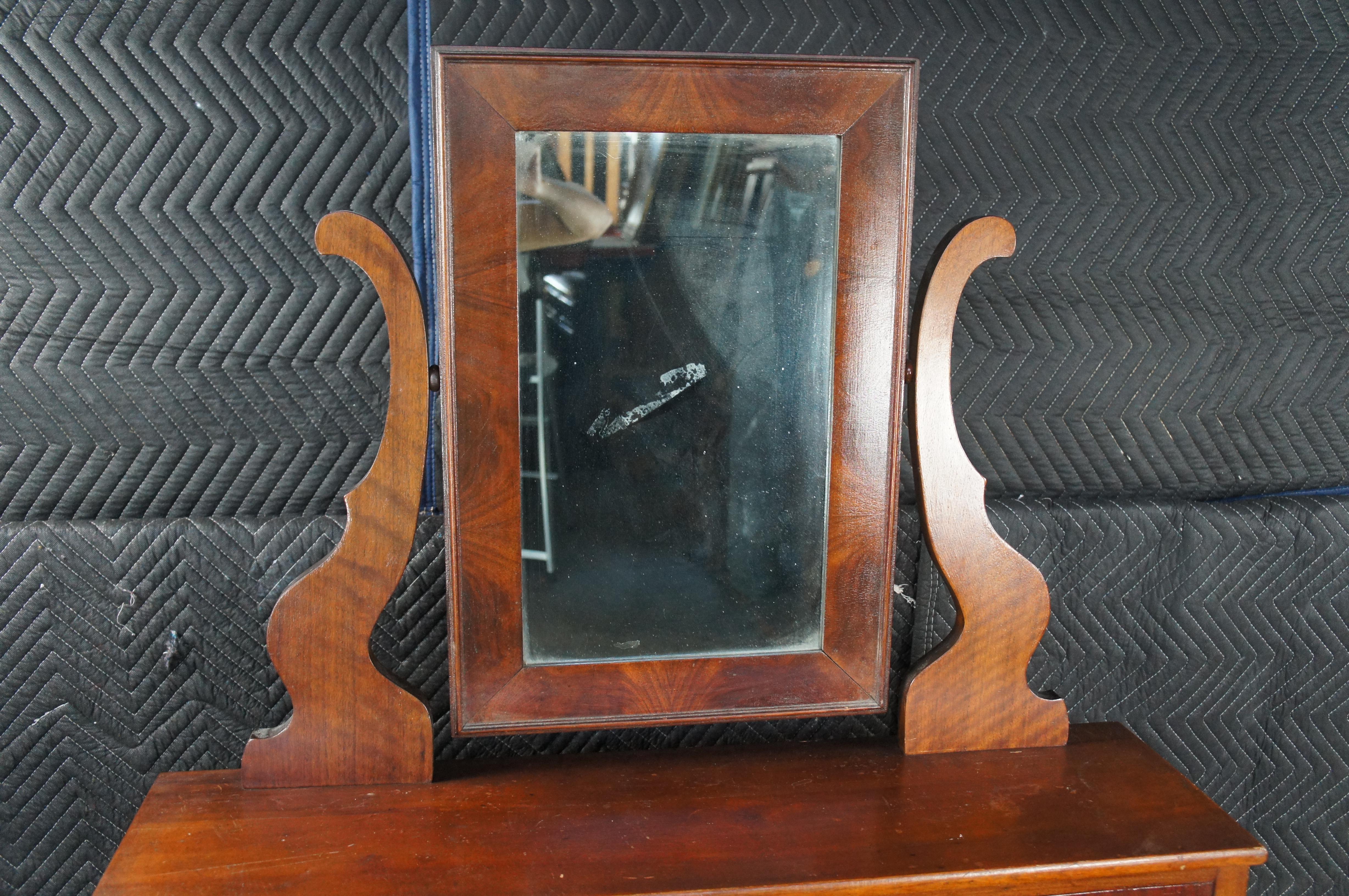 Antike viktorianische Crotch Nussbaum Kommode Schubladen Stepback Dresser Wishbone Mirror im Zustand „Relativ gut“ im Angebot in Dayton, OH