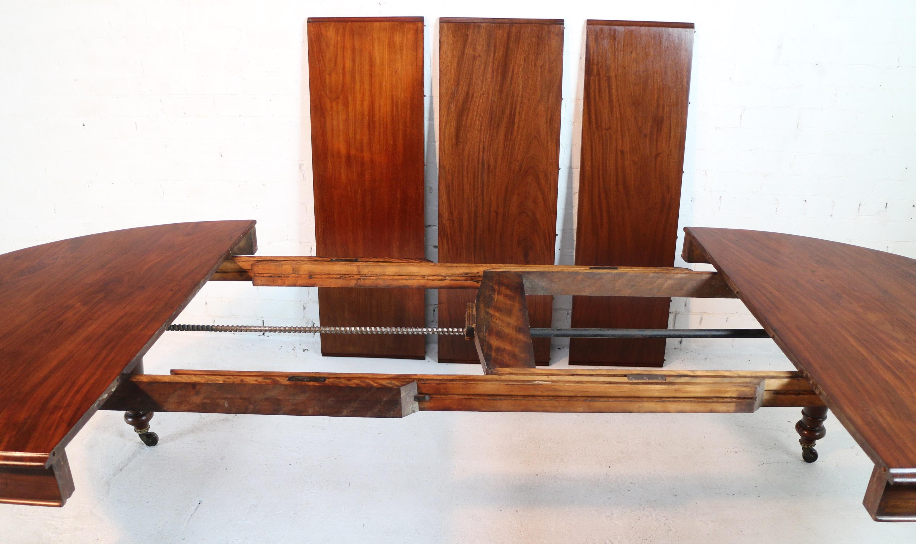 Antique Victorian Cuban Mahogany Extending Dining Table & Three Leaves, Seats 12 For Sale 1