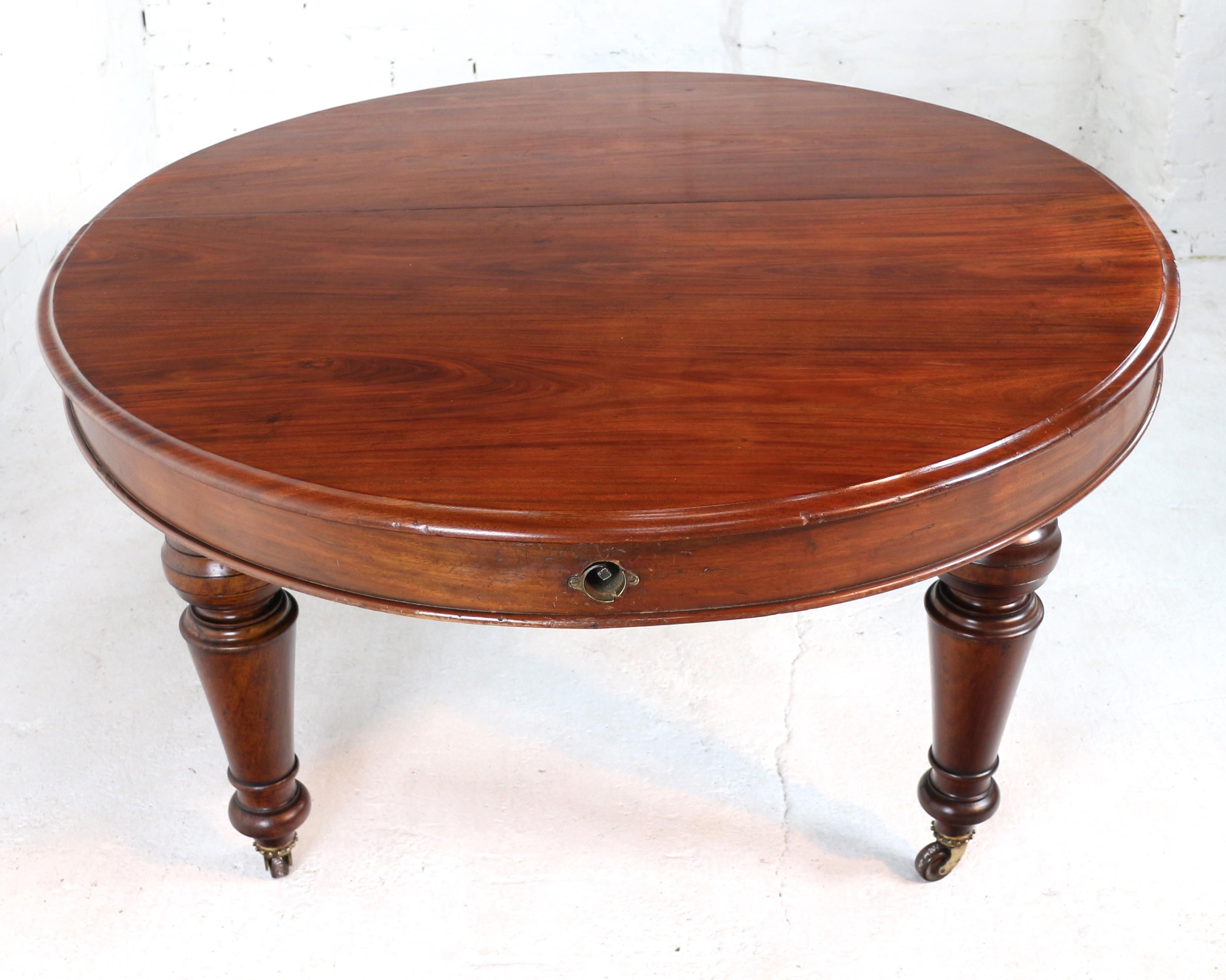 Antique Victorian Cuban Mahogany Extending Dining Table & Three Leaves, Seats 12 For Sale 4
