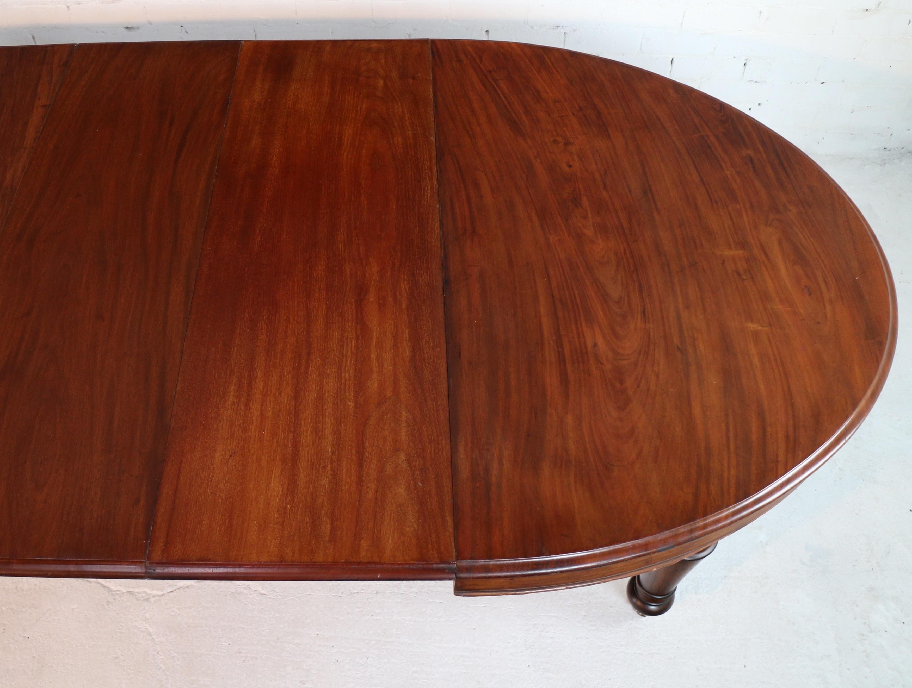Antique Victorian Cuban Mahogany Extending Dining Table & Three Leaves, Seats 12 For Sale 8