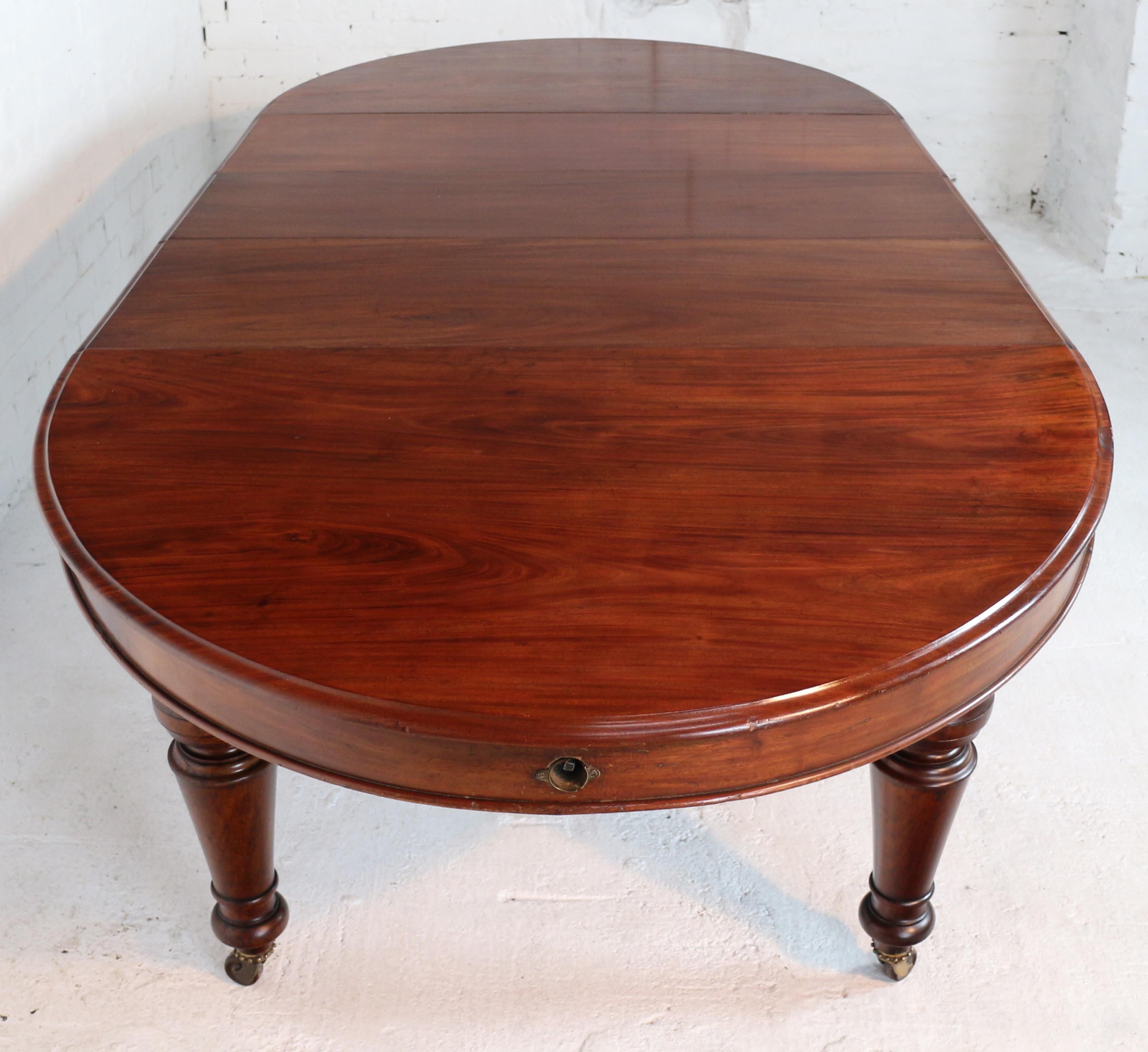 English Antique Victorian Cuban Mahogany Extending Dining Table & Three Leaves, Seats 12 For Sale