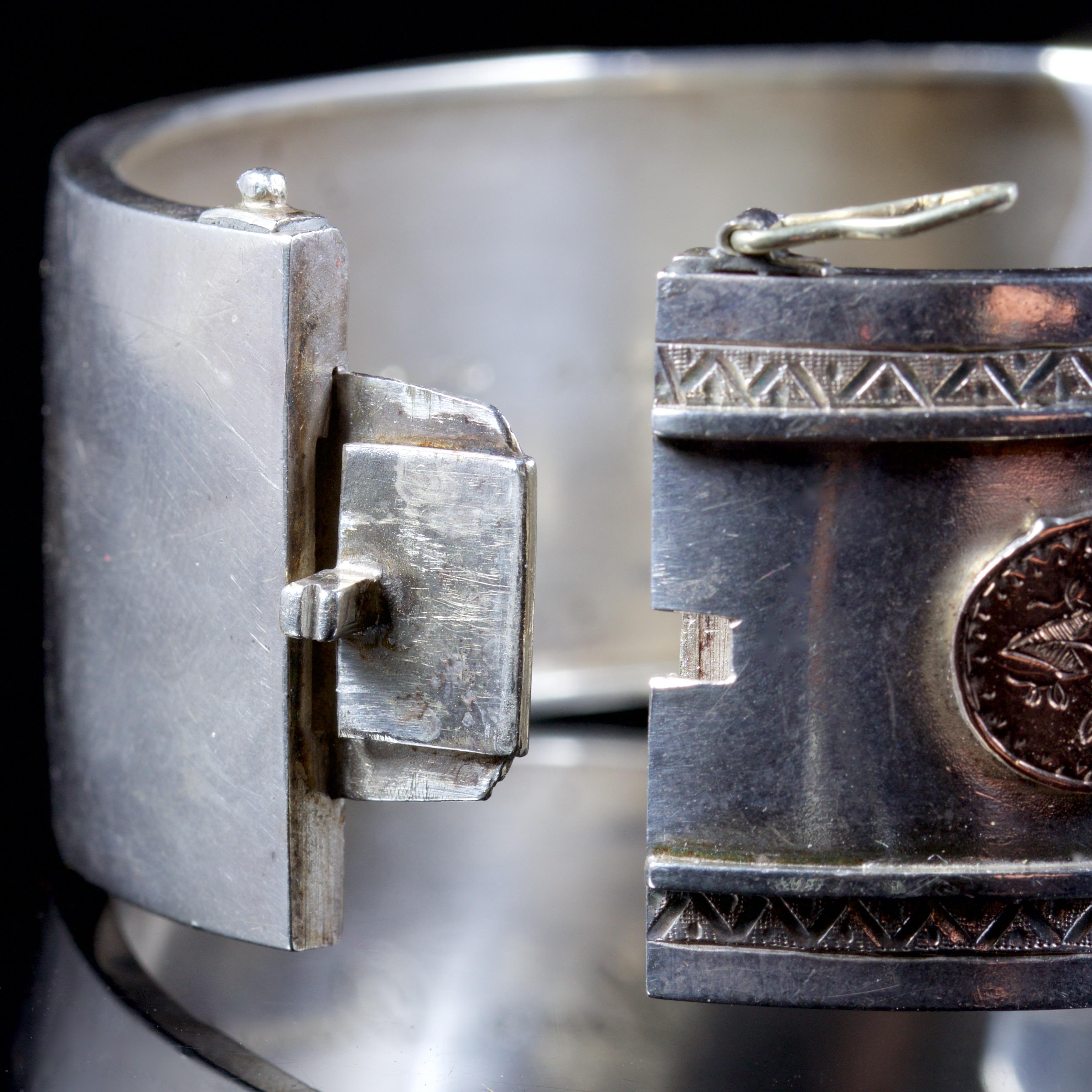 Antique Victorian Cuff Bangle Forget Me Not Silver, circa 1880 In Excellent Condition For Sale In Lancaster, Lancashire