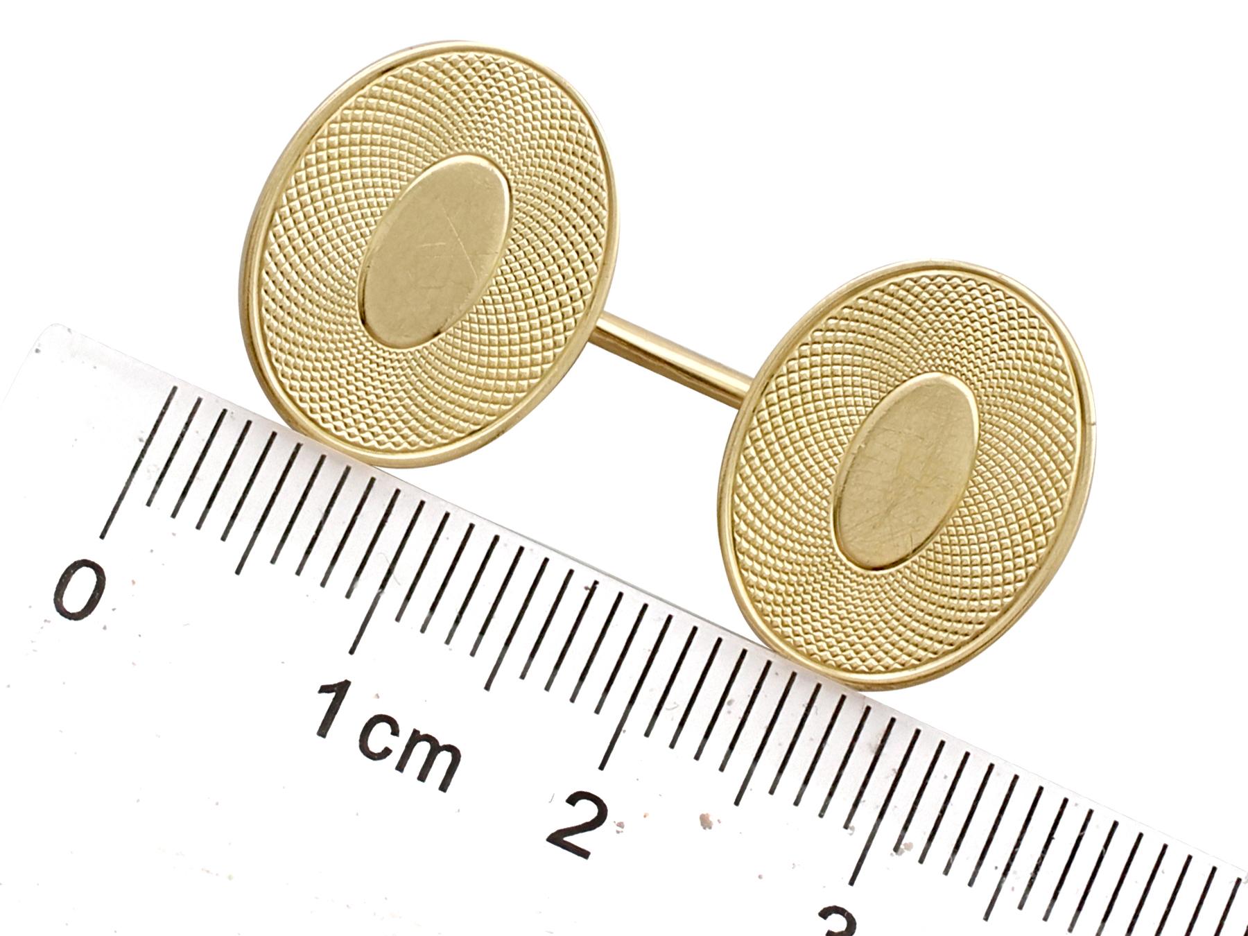Antique Victorian Cufflinks in Yellow Gold, circa 1890 For Sale 2