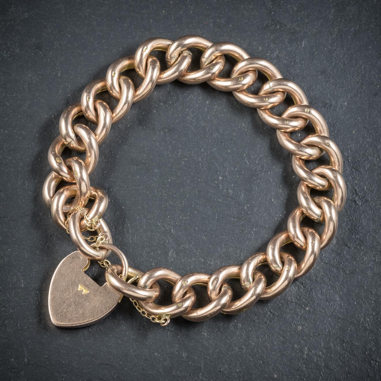 Antique Victorian Curb Bracelet 9 Carat Gold Heart Padlock, circa 1900 In Excellent Condition In Lancaster , GB
