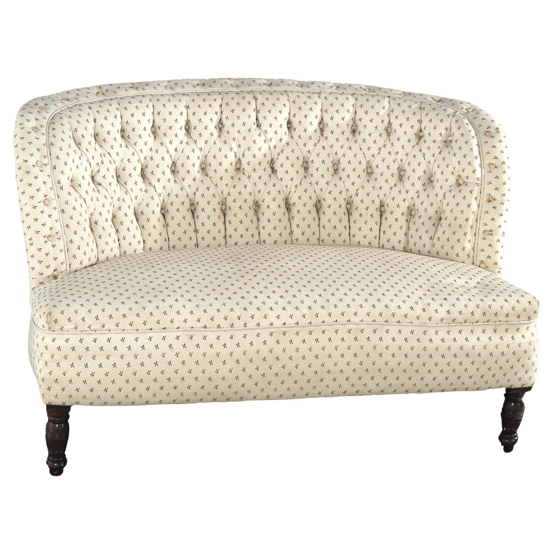 Antiker viktorianischer gebogener und geknöpfter gepolsterter Loveseat mit Knopfleiste, um 1900 im Angebot