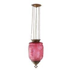 Antico lampadario vittoriano in vetro color mirtillo rosso e ottone a sospensione C1880