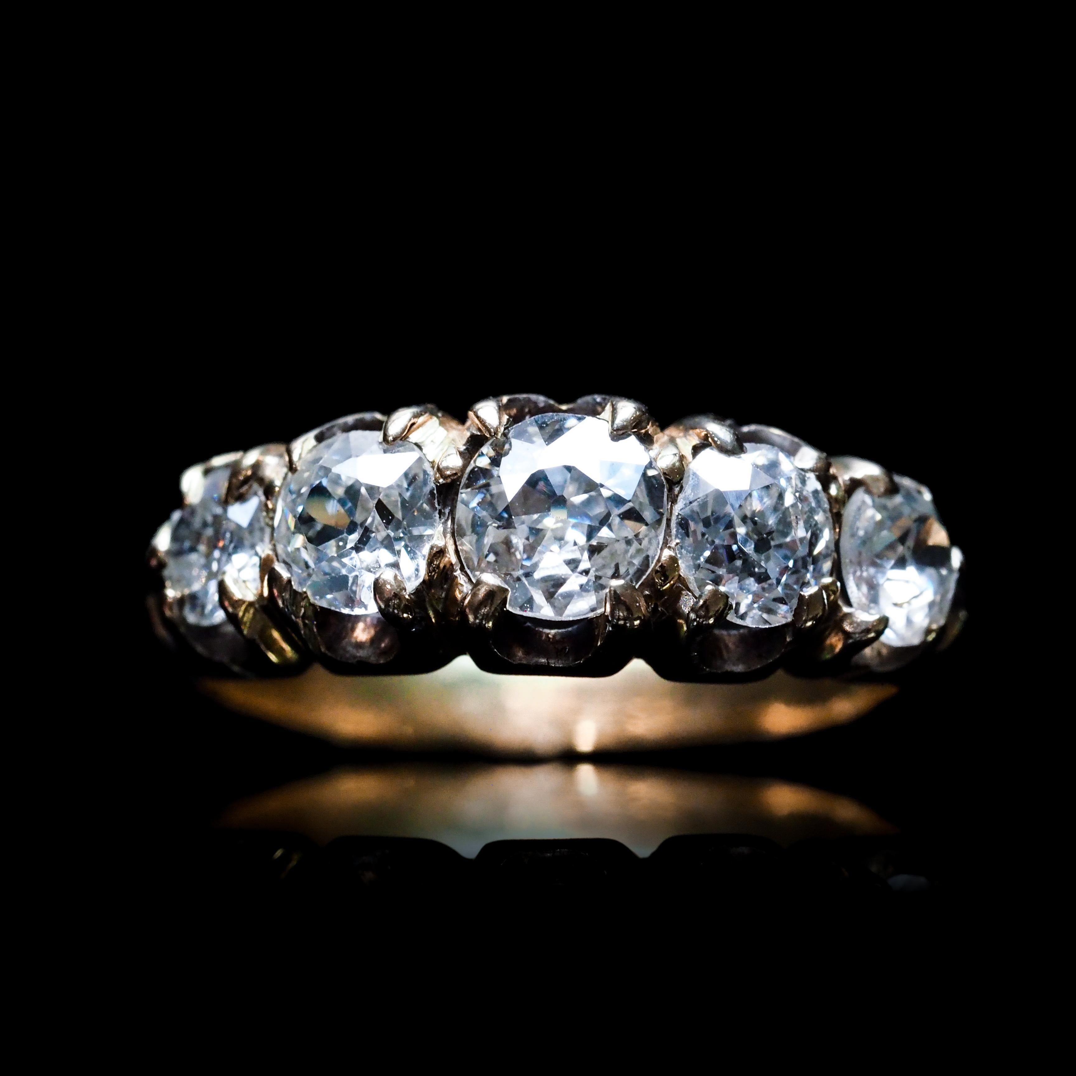 Antiker viktorianischer Diamantring mit 5 Steinen 18K Gold c.1890 im Angebot 6
