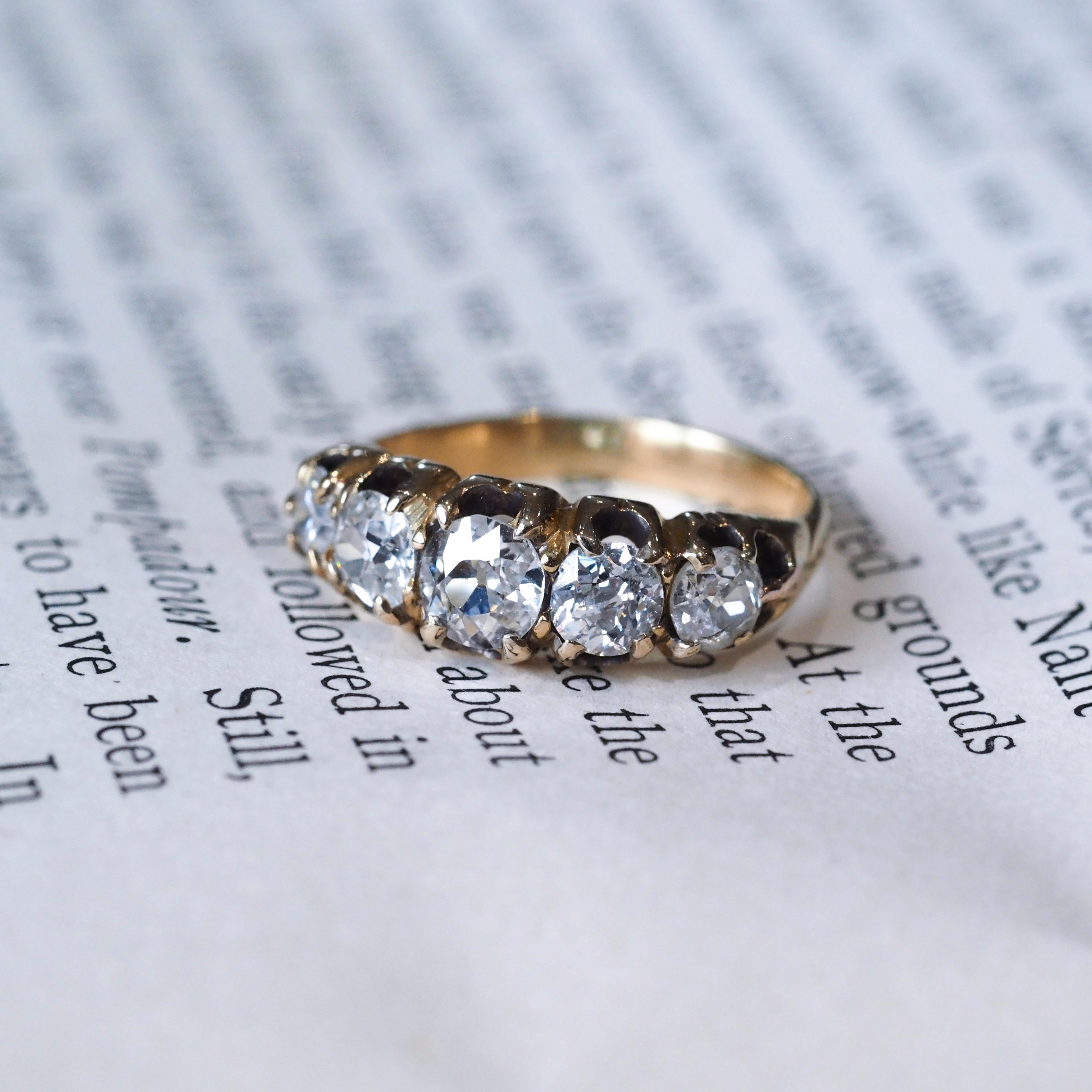 Antiker viktorianischer Diamantring mit 5 Steinen 18K Gold c.1890 im Angebot 10