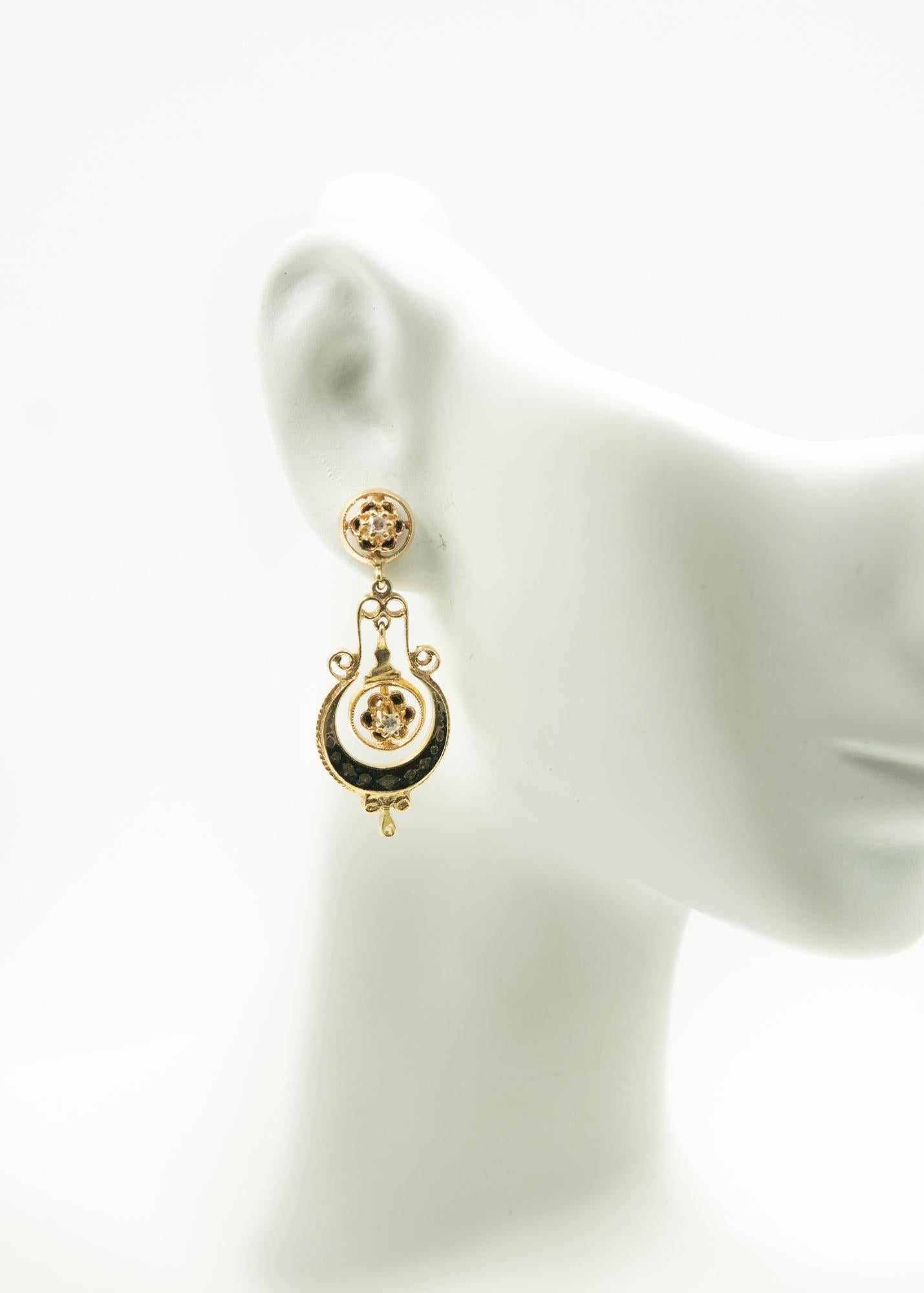 Antike viktorianische Diamant- und schwarze Emaille-Tropfen-Ohrringe aus Gelbgold (Einfacher Schliff) im Angebot