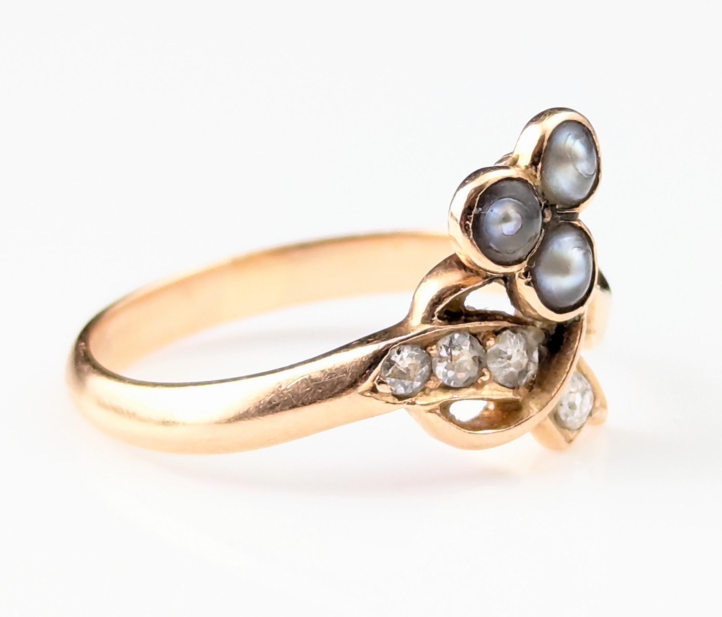 Antique Victorian Diamond and Pearl shamrock ring, 18k gold For Sale 7