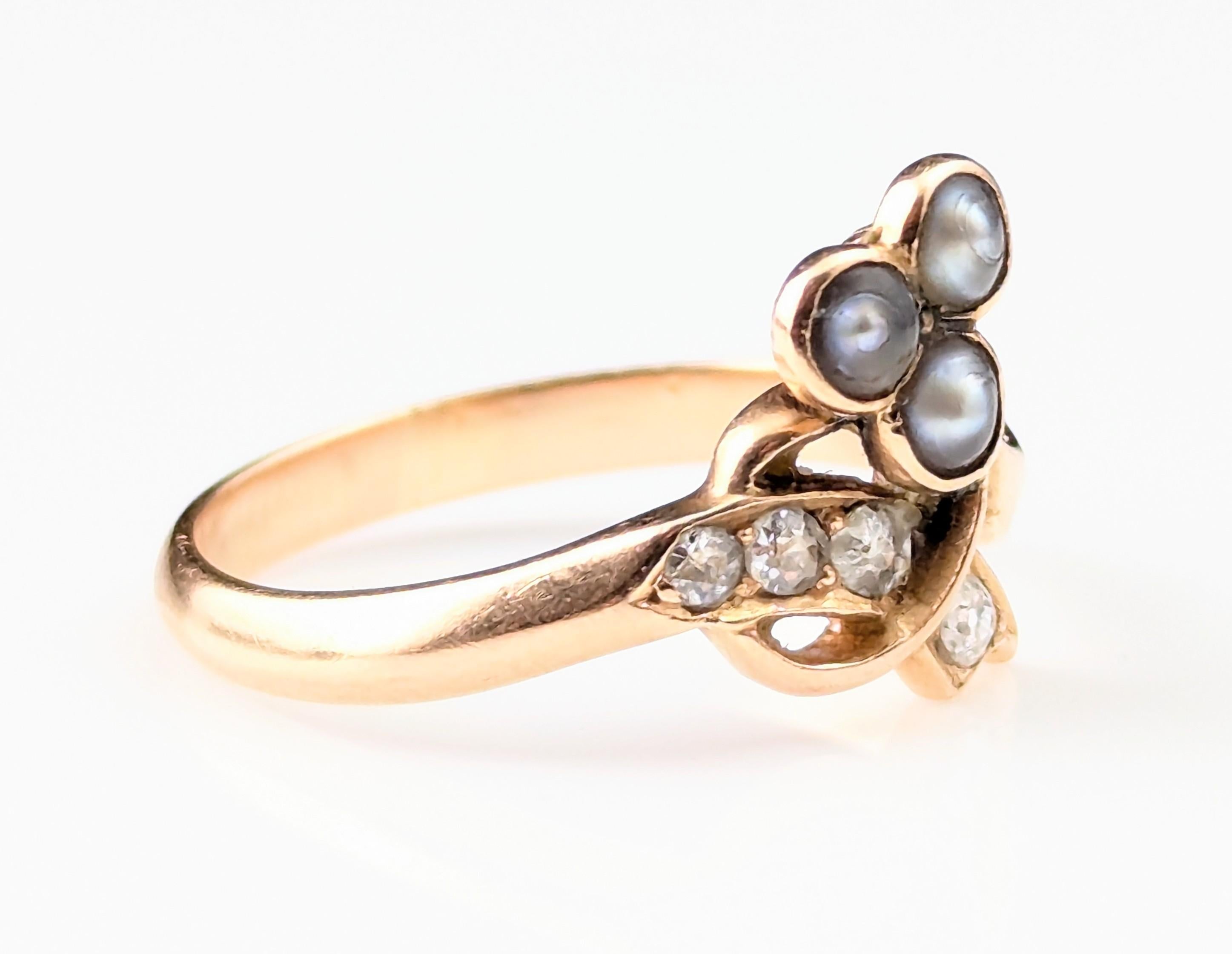 Antique Victorian Diamond and Pearl shamrock ring, 18k gold For Sale 8