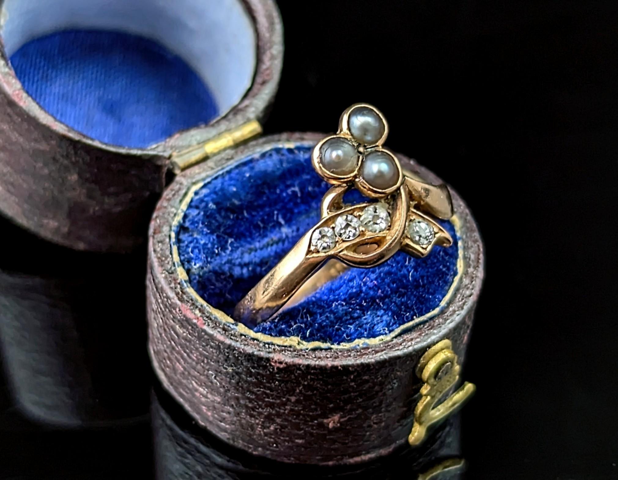 Old Mine Cut Antique Victorian Diamond and Pearl shamrock ring, 18k gold For Sale