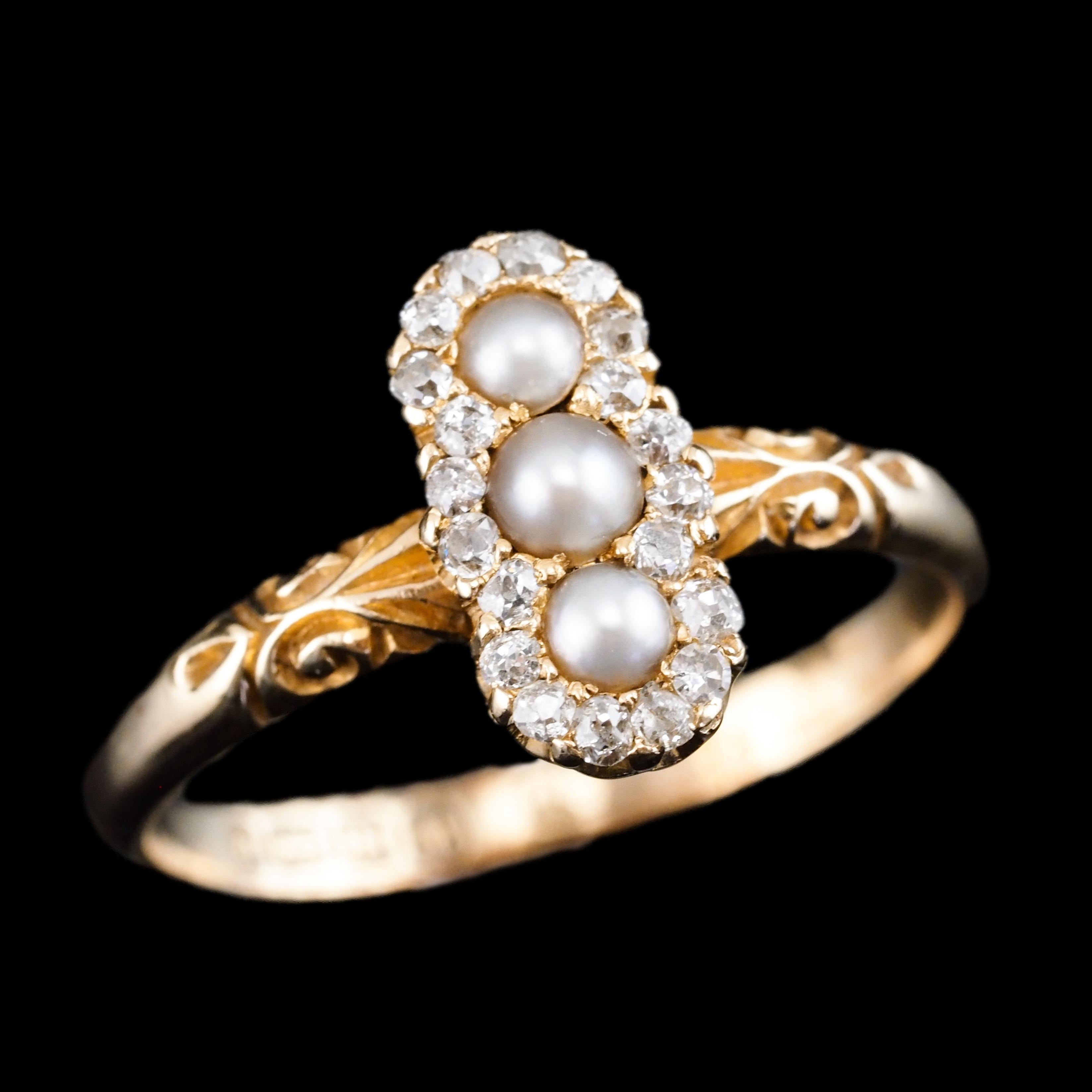 Antique Victorian Diamond and Pearl Triple Cluster Ring 18K Gold - c.1900 For Sale 6